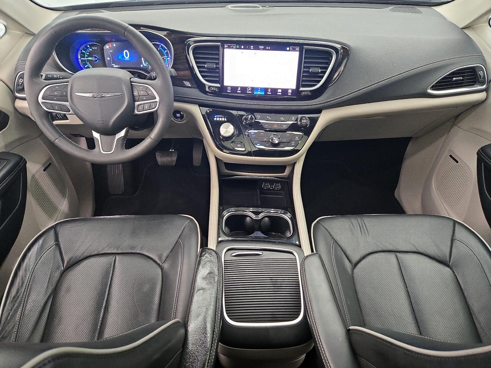 Thumbnail: 2022 Chrysler Pacifica - 9