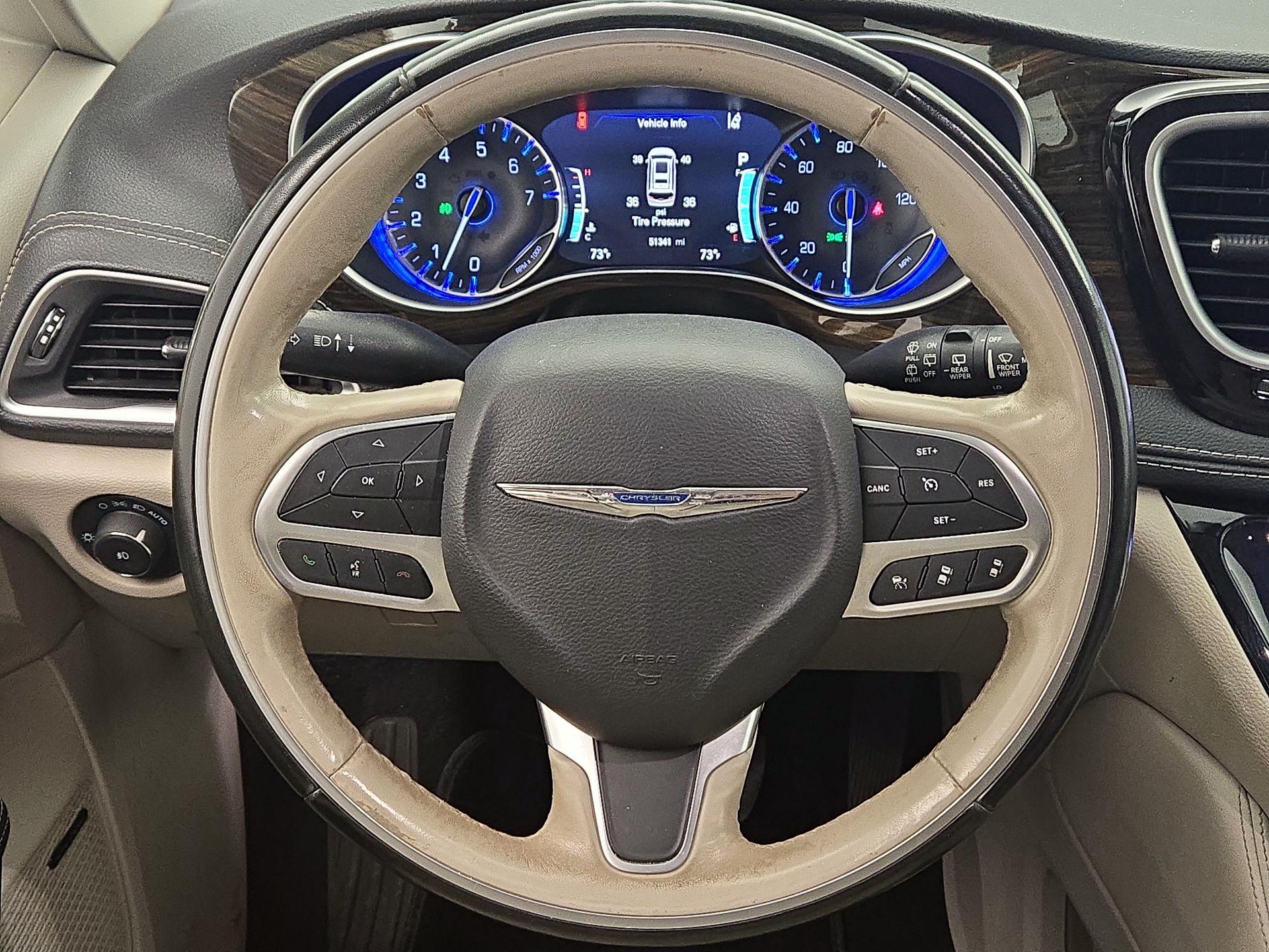 Thumbnail: 2021 Chrysler Pacifica - 10