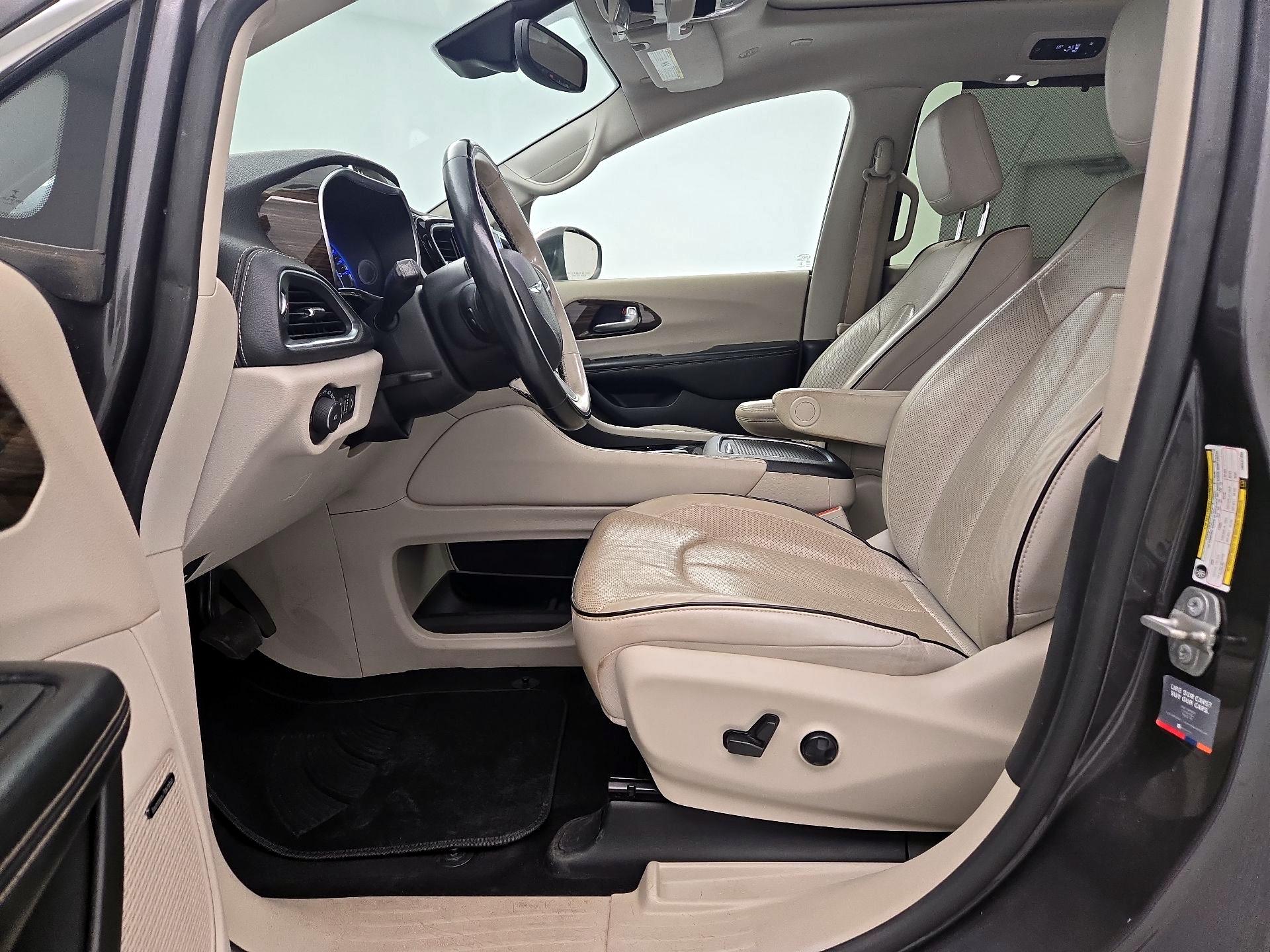 Thumbnail: 2021 Chrysler Pacifica - 11