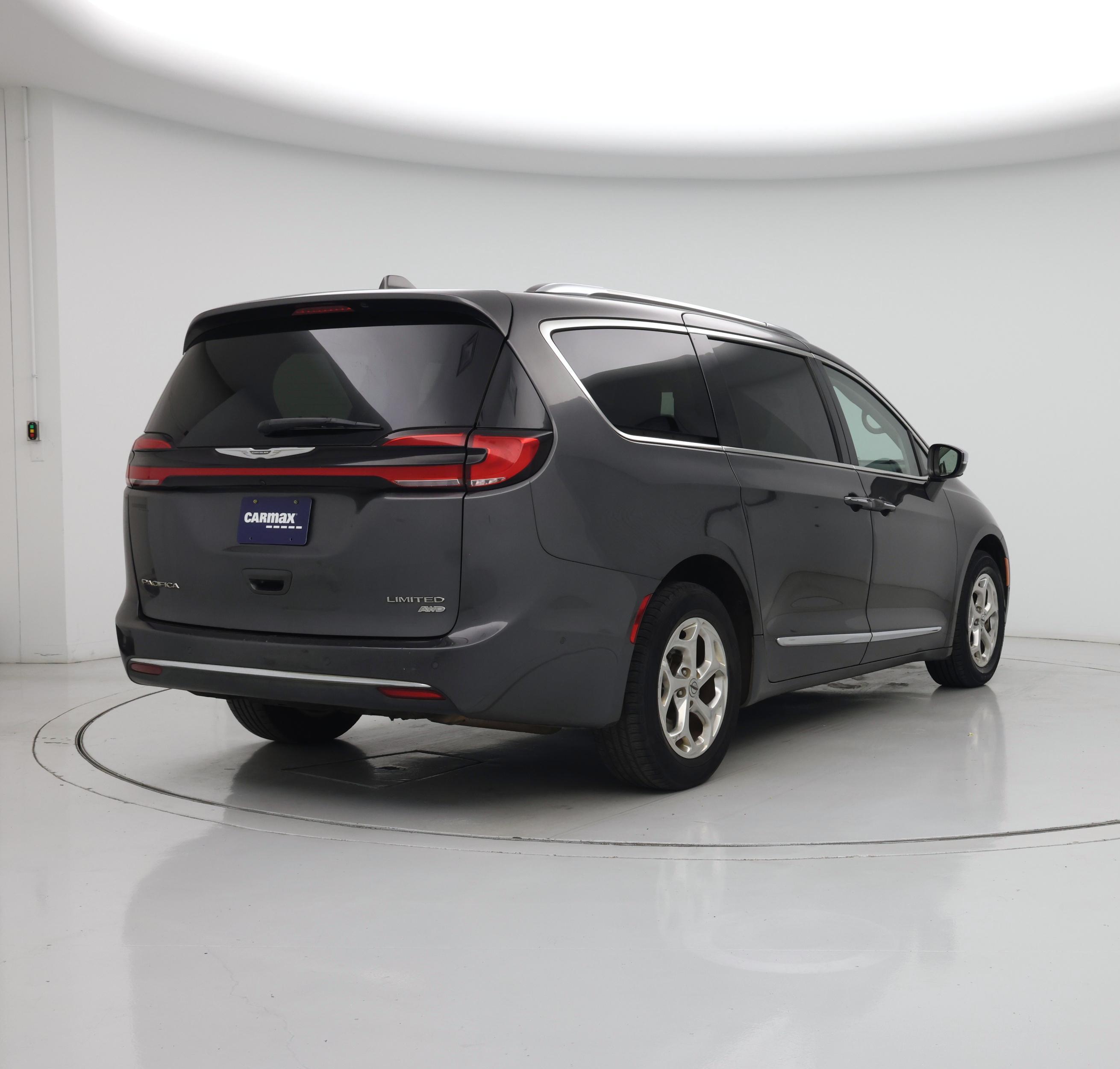 Thumbnail: 2021 Chrysler Pacifica - 8