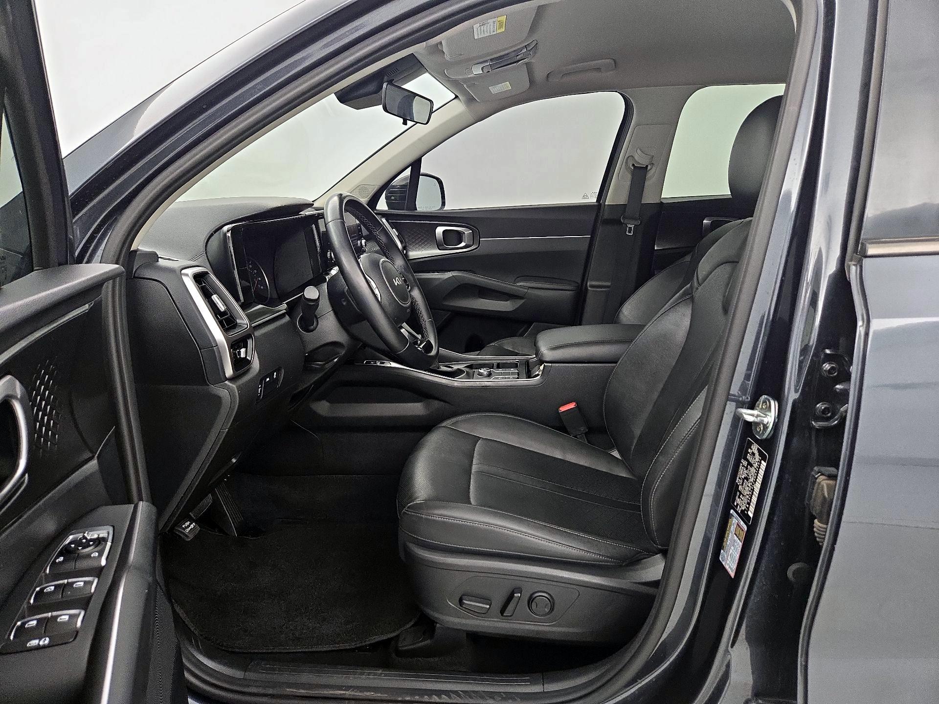 Thumbnail: 2022 Kia Sorento - 11