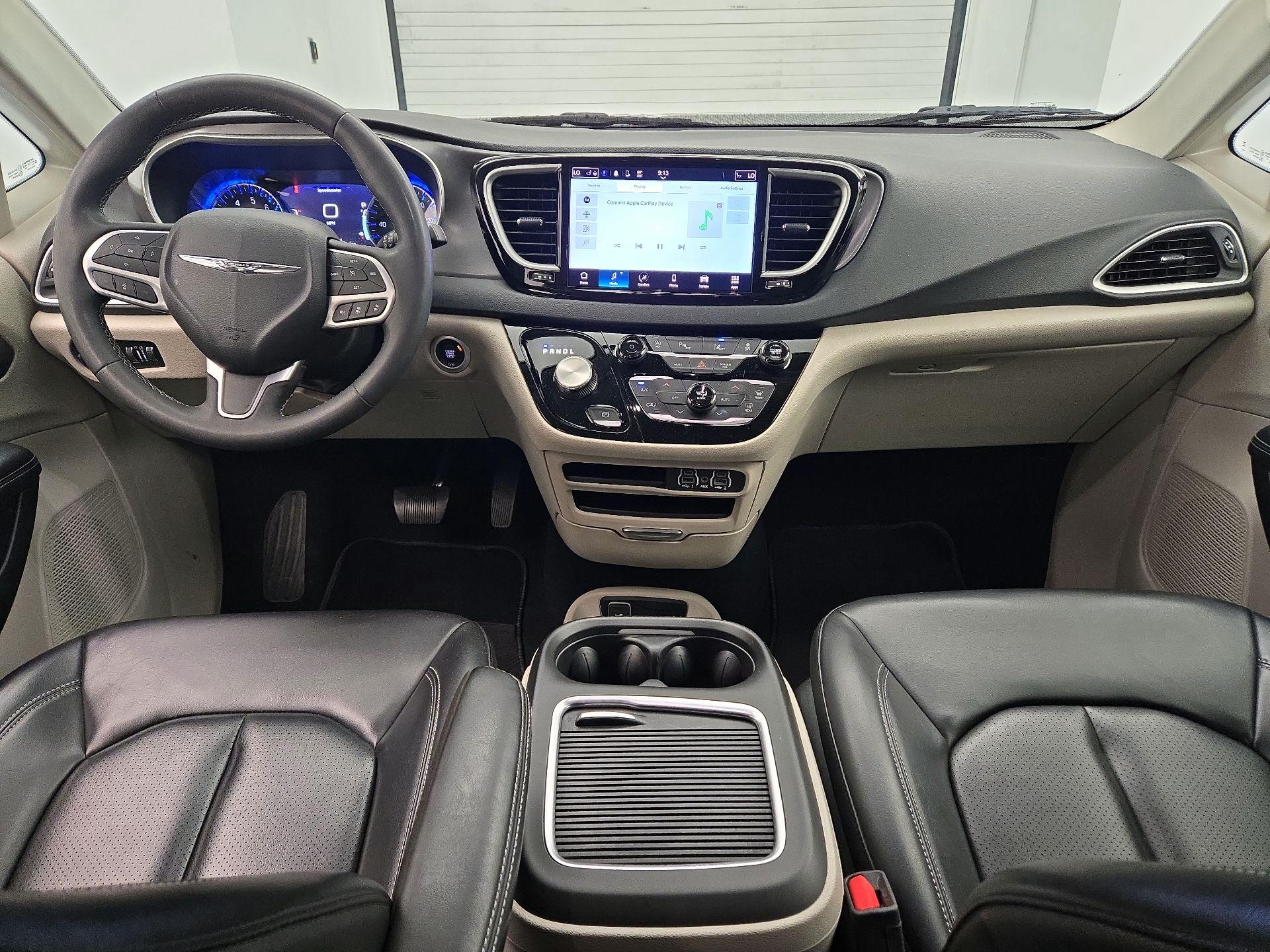 Thumbnail: 2023 Chrysler Pacifica - 9