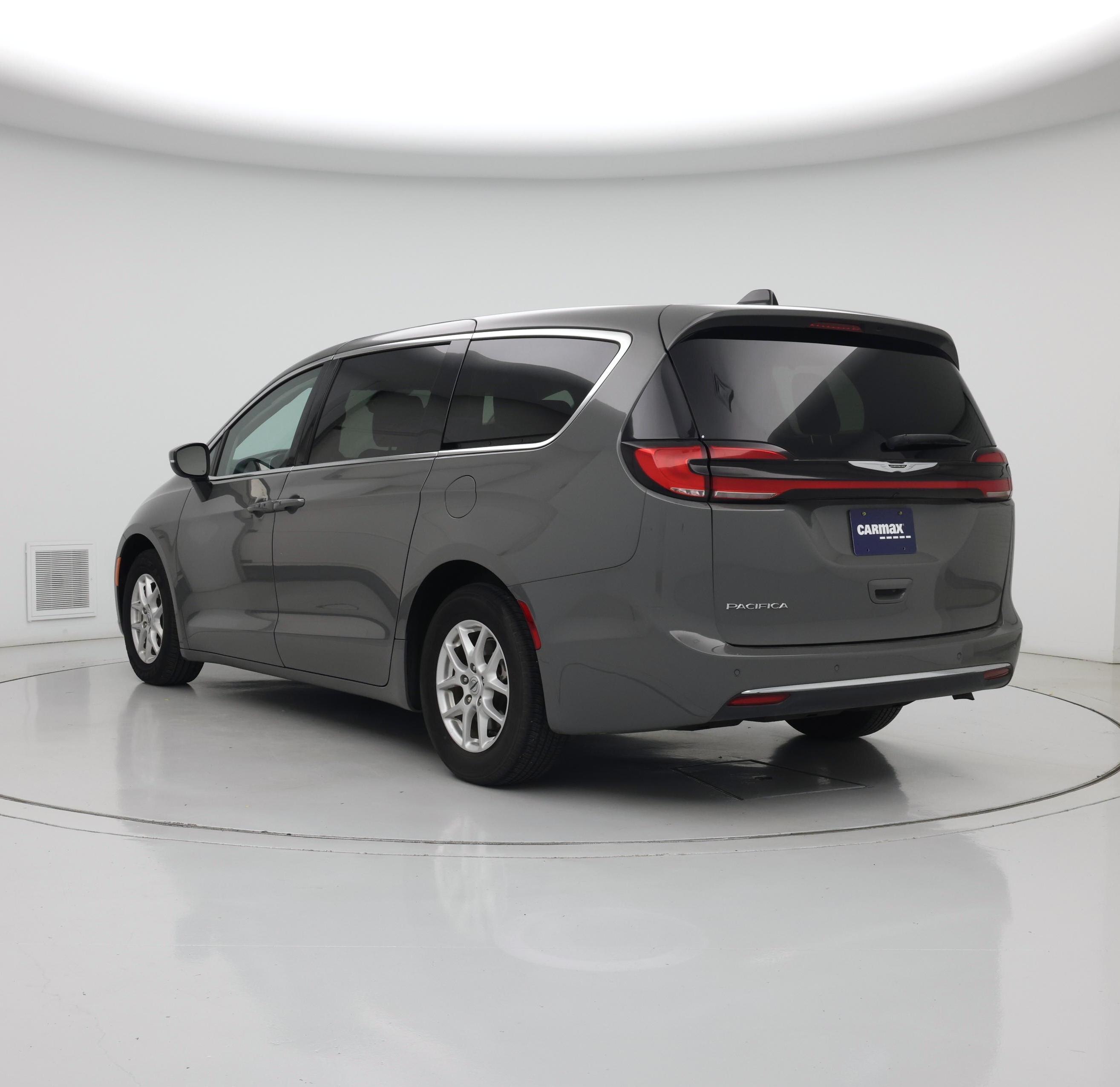 Thumbnail: 2023 Chrysler Pacifica - 2