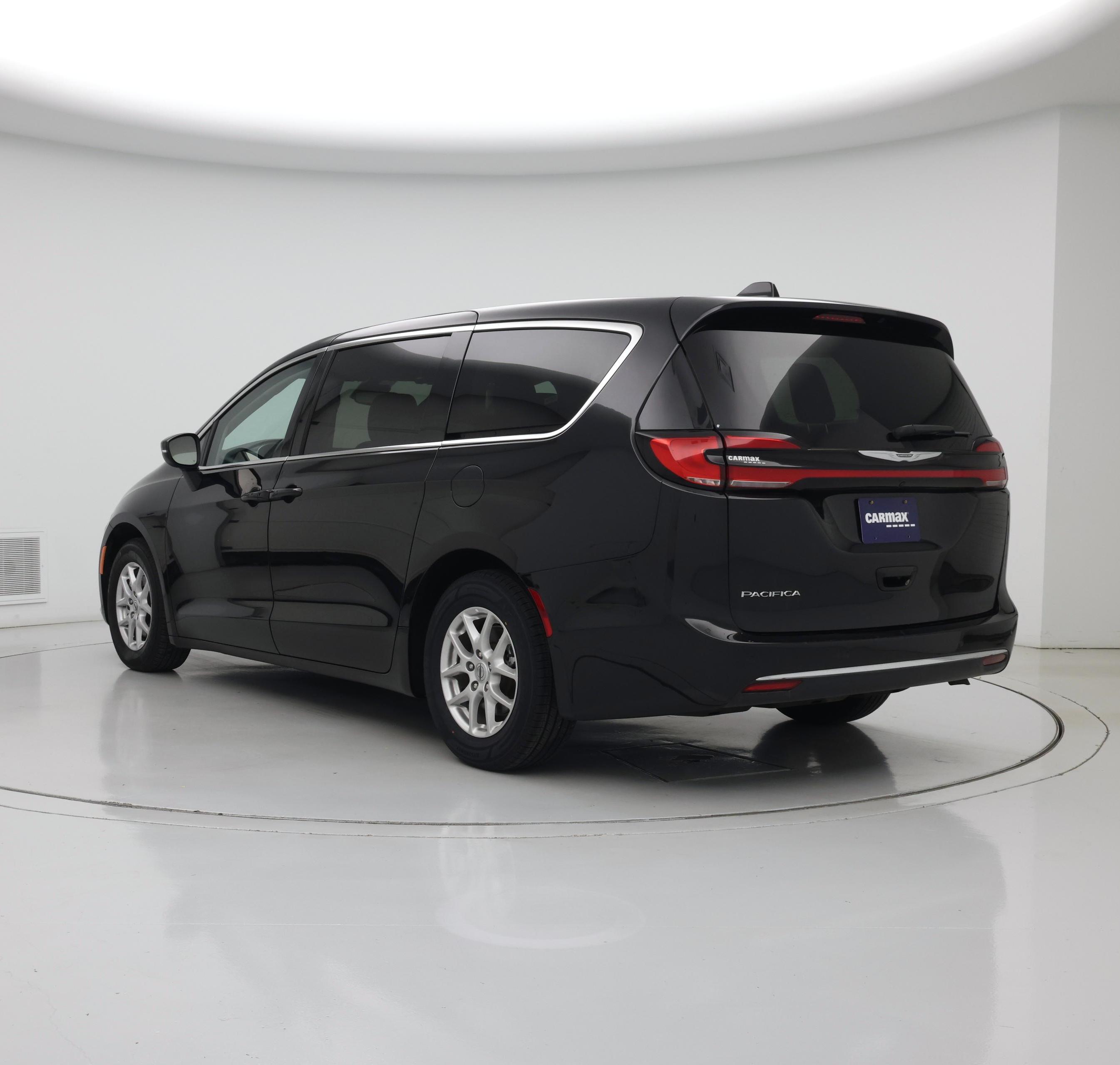 Thumbnail: 2023 Chrysler Pacifica - 2