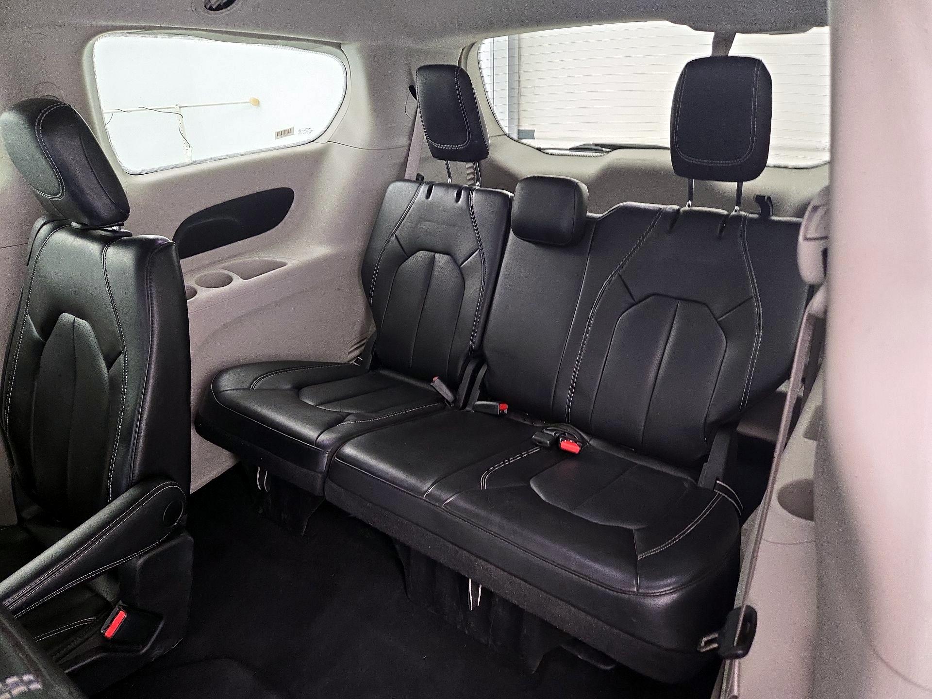 Thumbnail: 2023 Chrysler Pacifica - 20