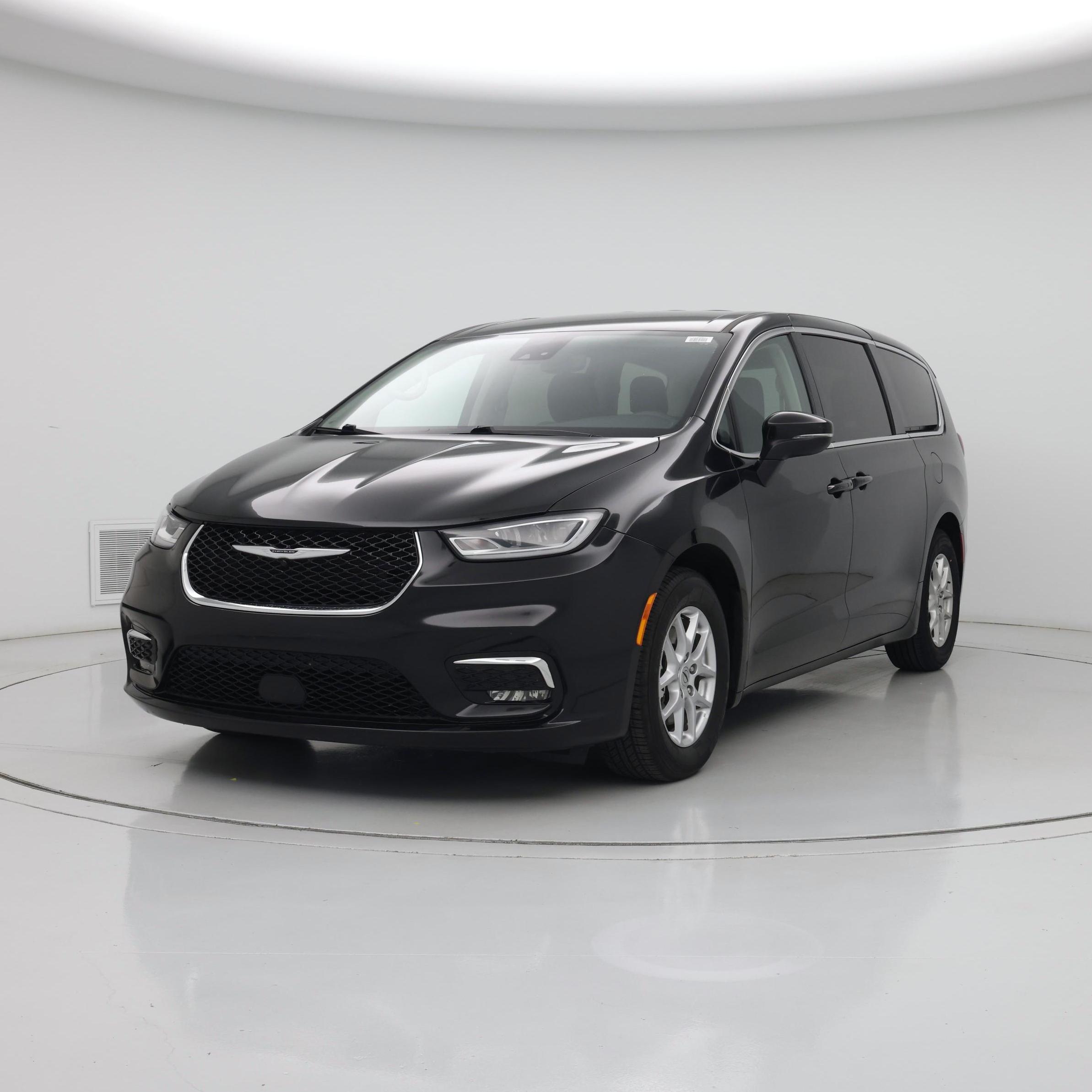 Thumbnail: 2023 Chrysler Pacifica - 4