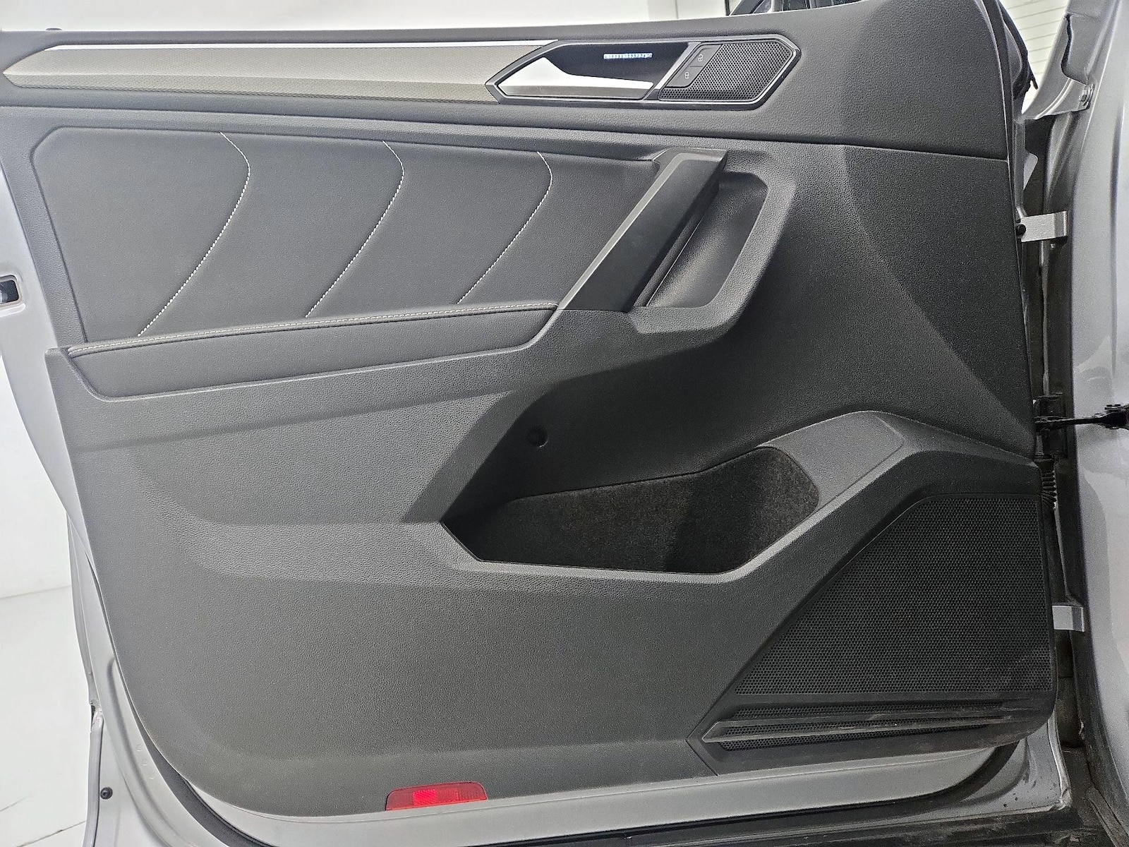 2023 Volkswagen Tiguan SE R-LINE BLACK - Photo 11