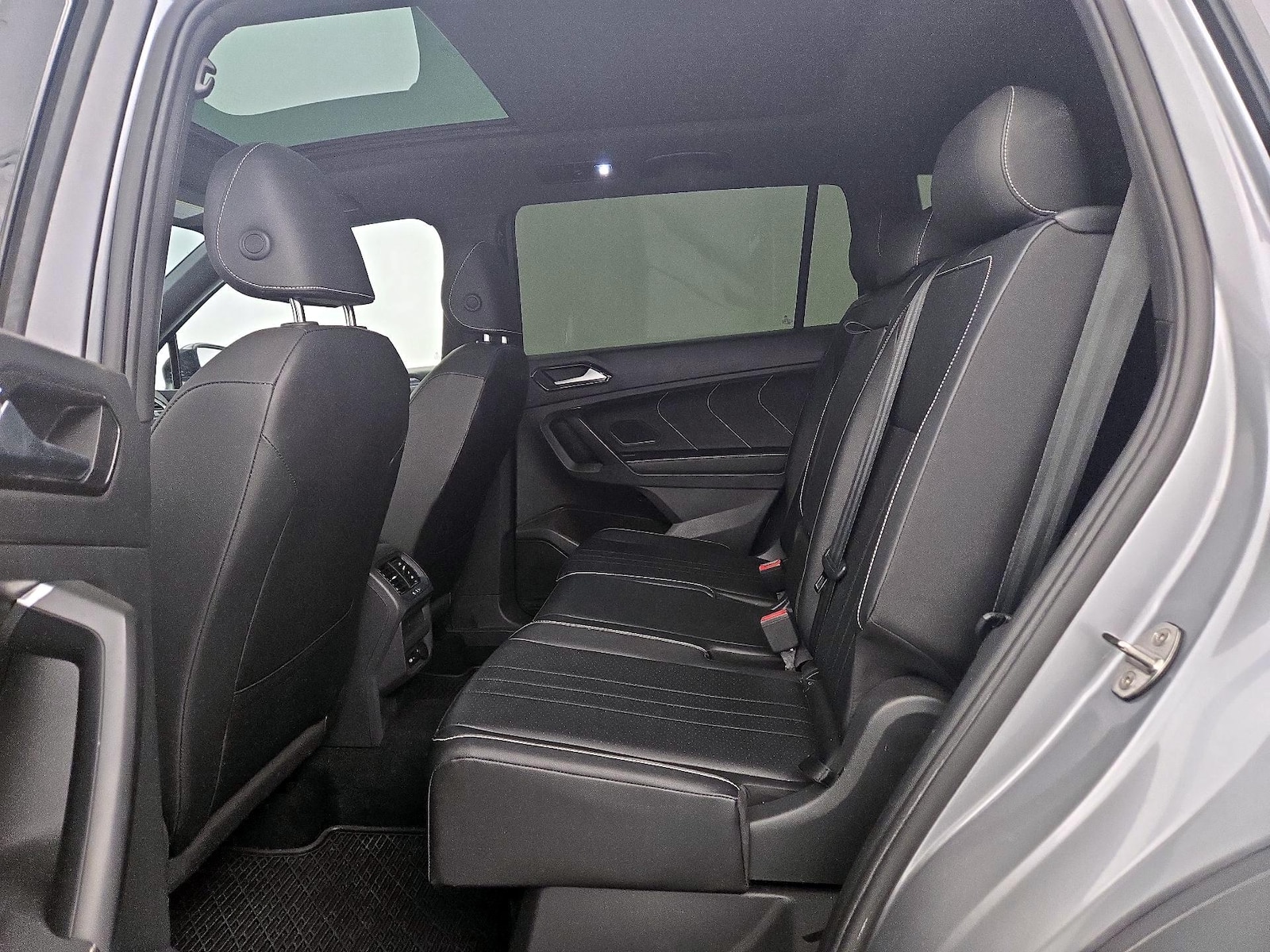 2023 Volkswagen Tiguan SE R-LINE BLACK - Photo 19
