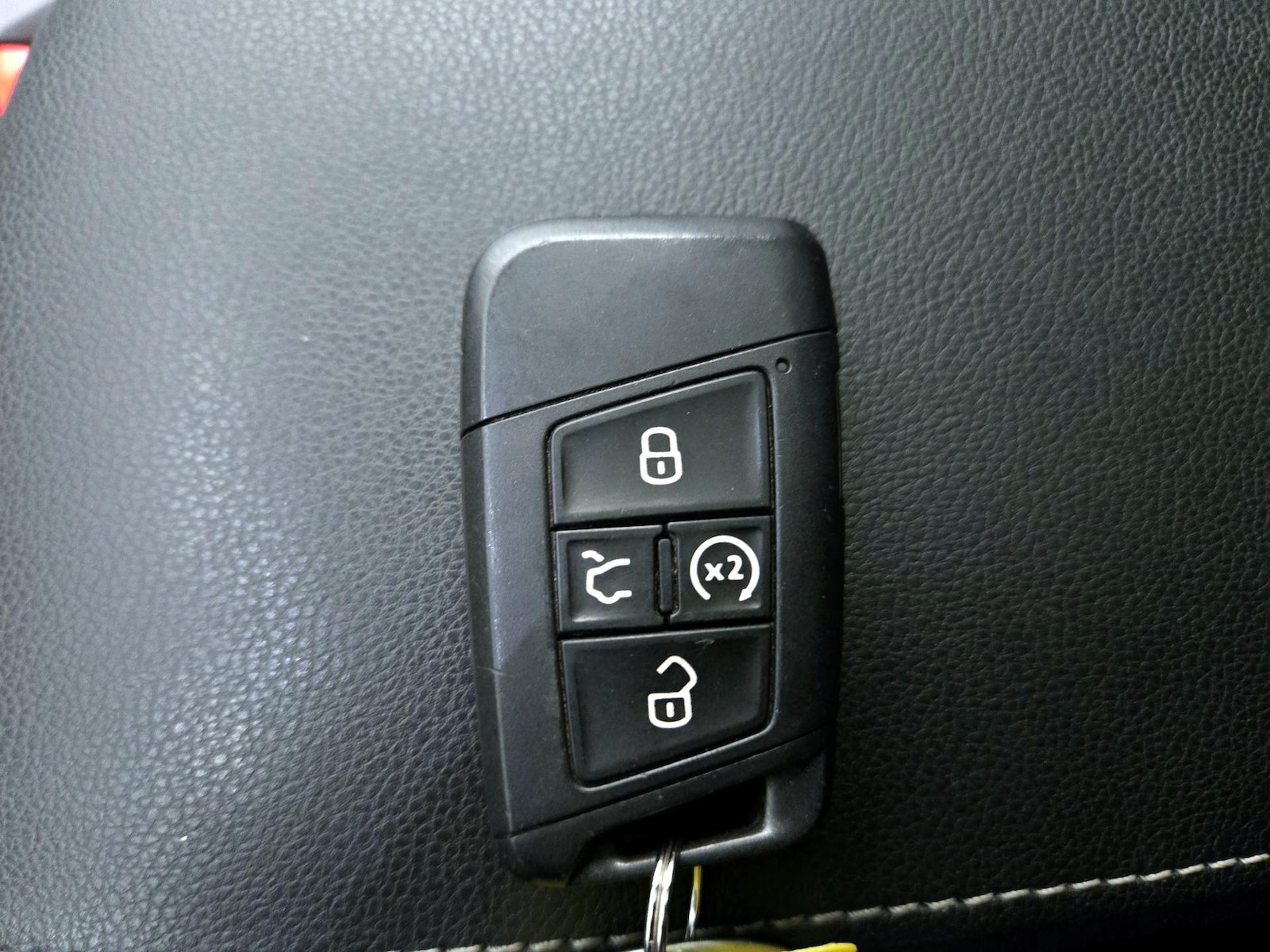 2023 Volkswagen Tiguan SE R-LINE BLACK - Photo 24