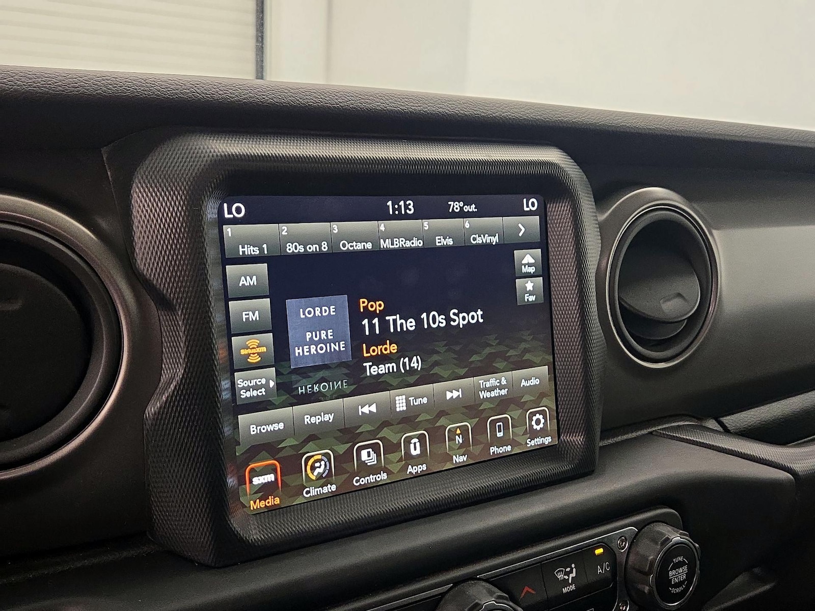2023 Jeep Wrangler 4xe Willys 4XE - Photo 17