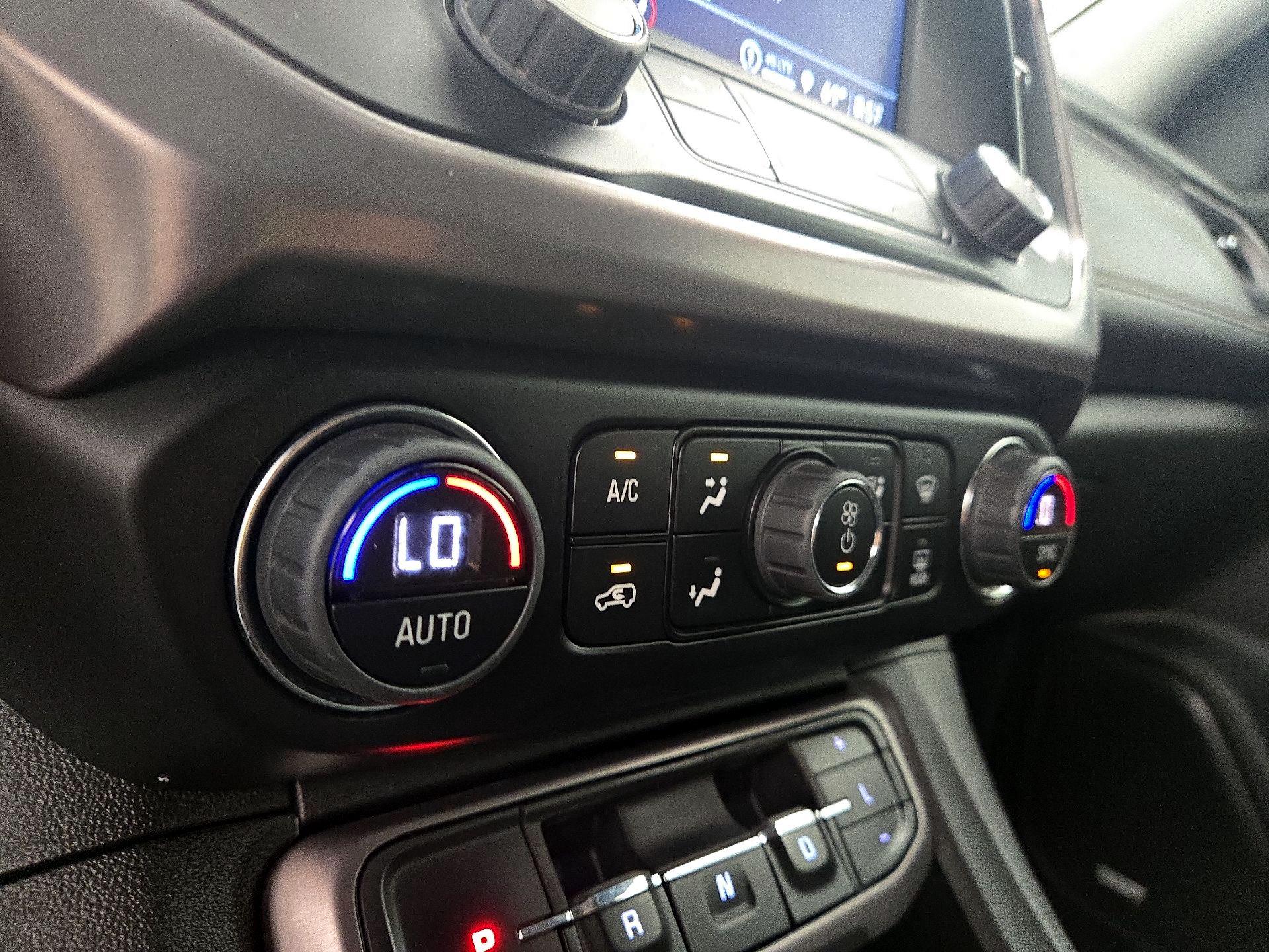 Thumbnail: 2023 GMC Acadia - 15