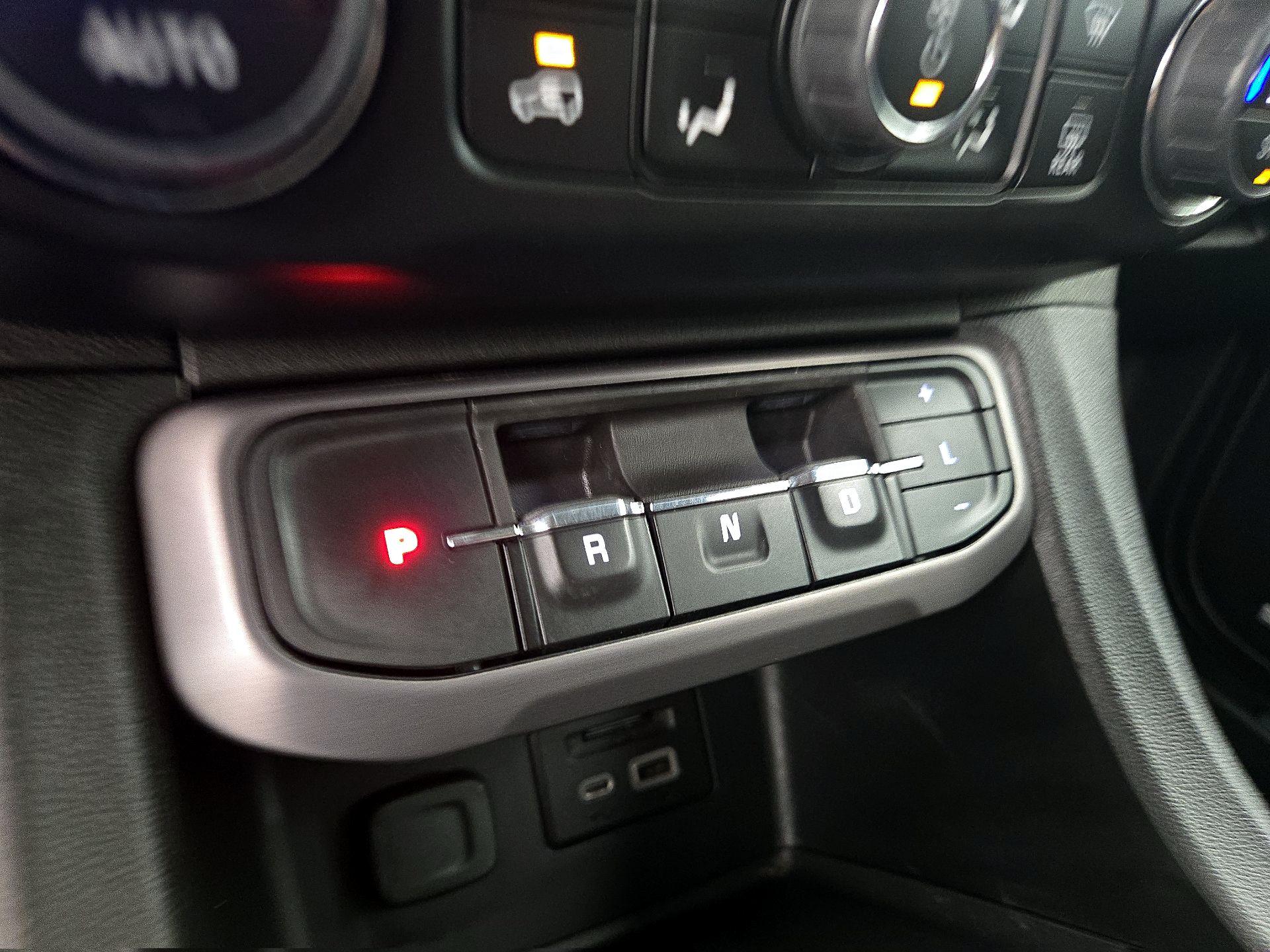 Thumbnail: 2023 GMC Acadia - 16