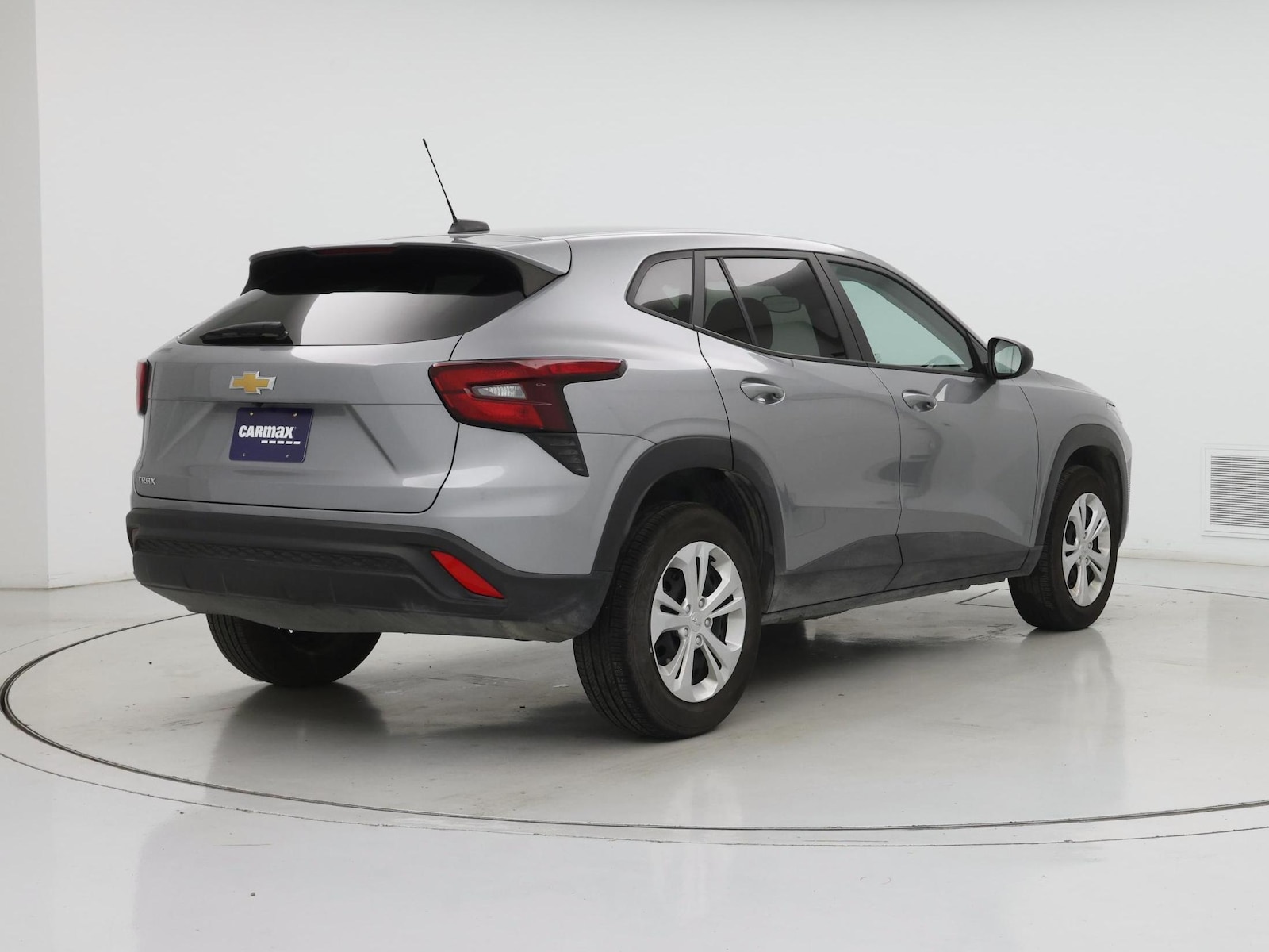 2025 Chevrolet Trax LS - Photo 9