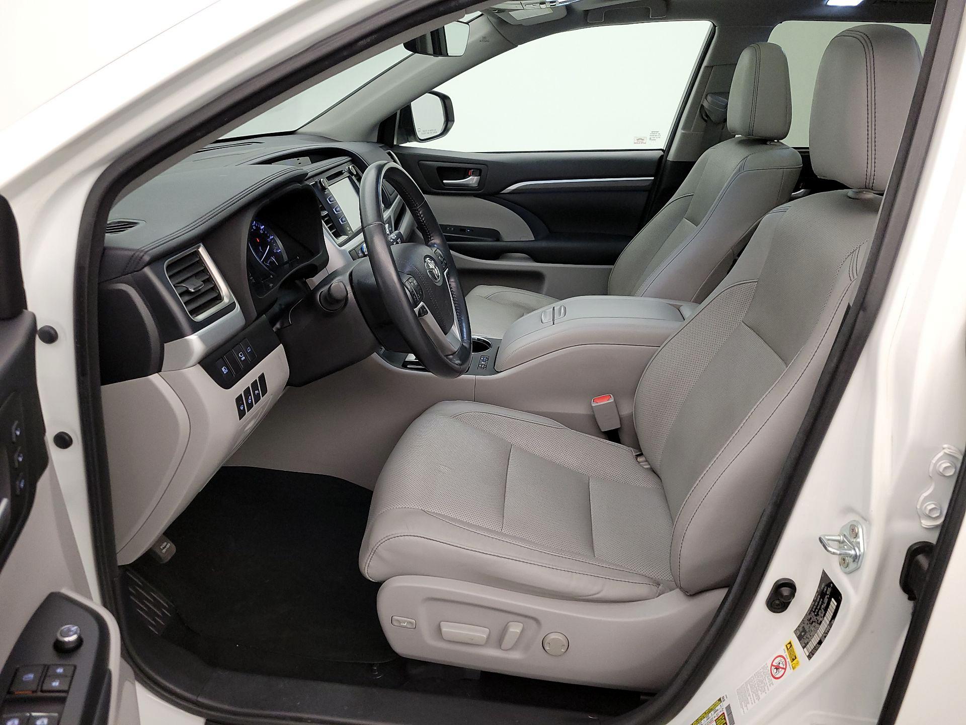 Thumbnail: 2017 Toyota Highlander - 11