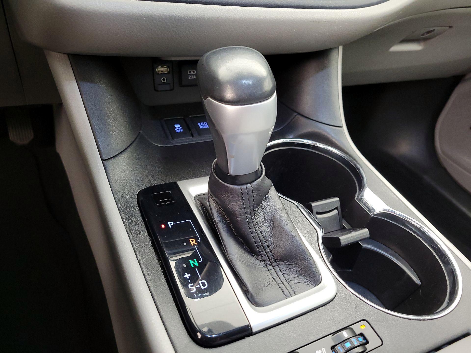 Thumbnail: 2017 Toyota Highlander - 17