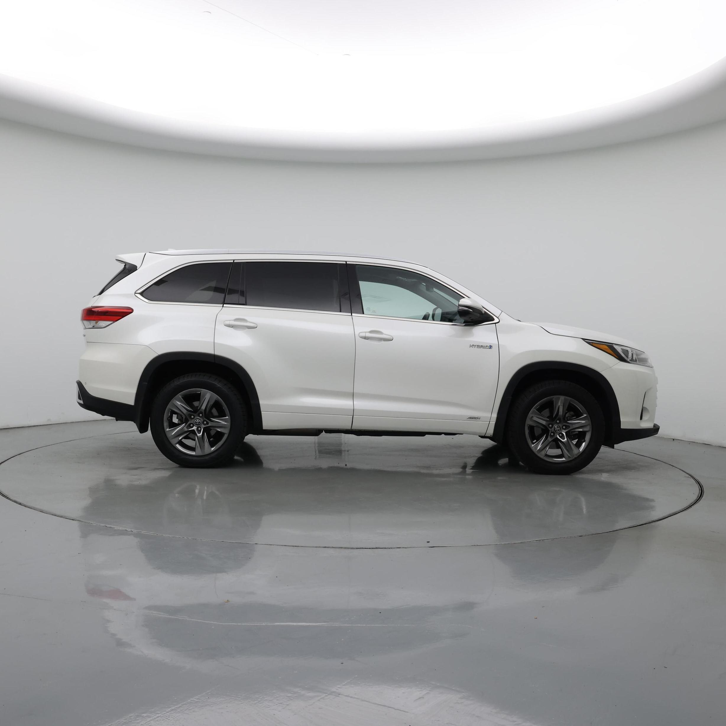 Thumbnail: 2017 Toyota Highlander - 7