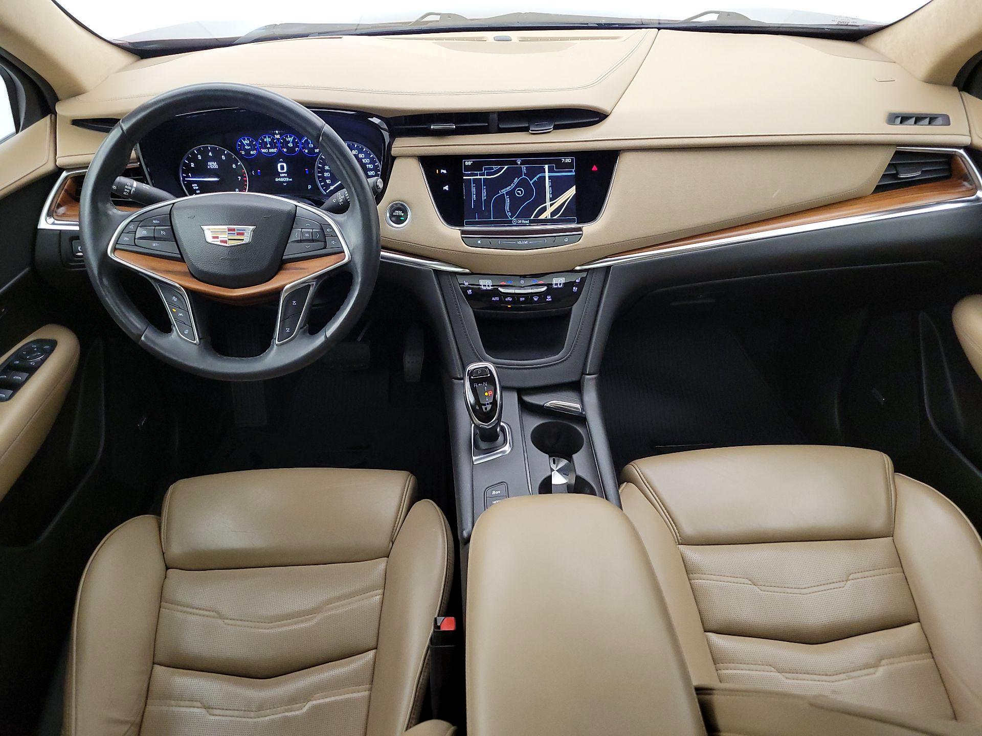 Thumbnail: 2017 Cadillac XT5 - 9