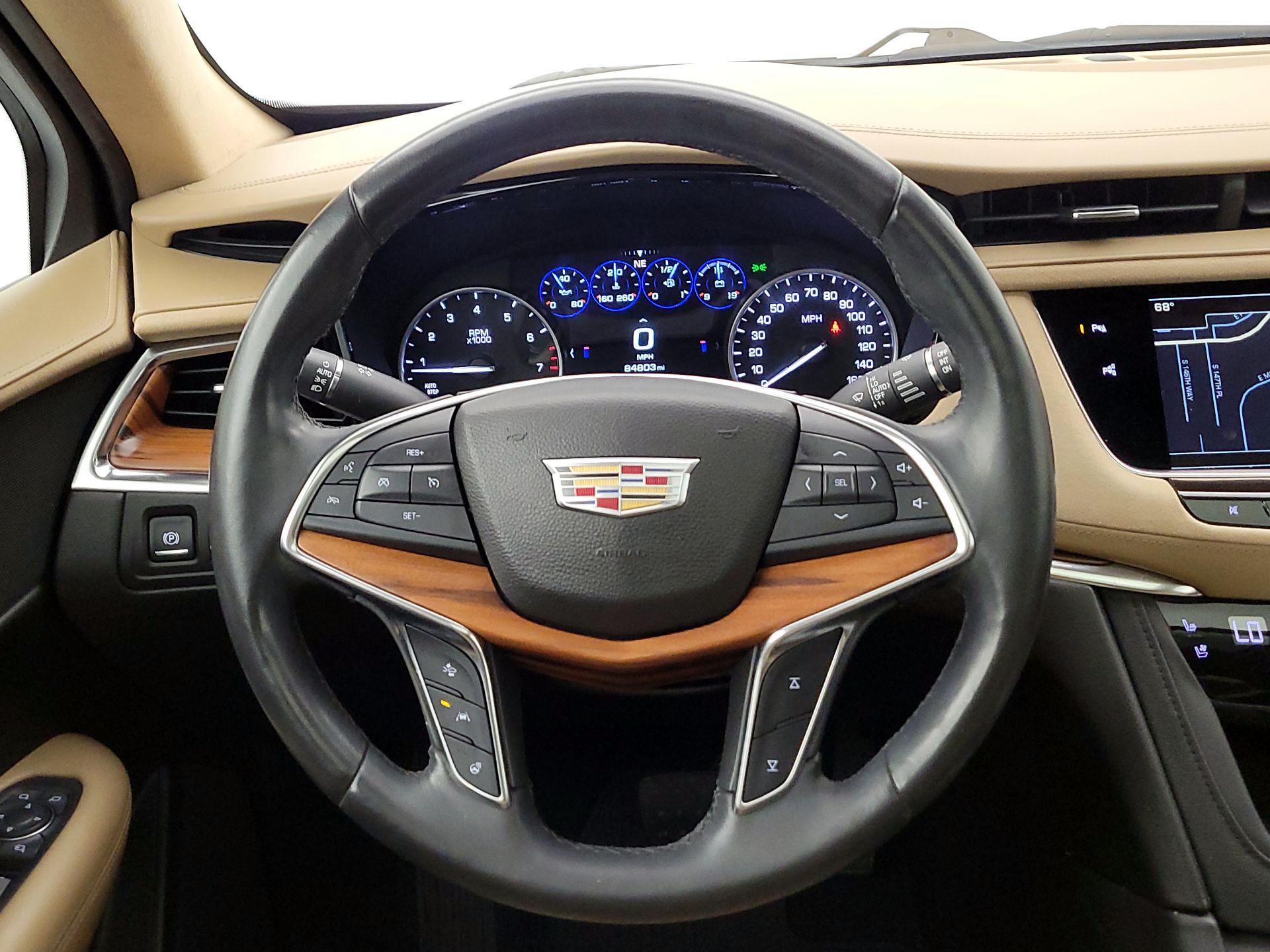 Thumbnail: 2017 Cadillac XT5 - 10