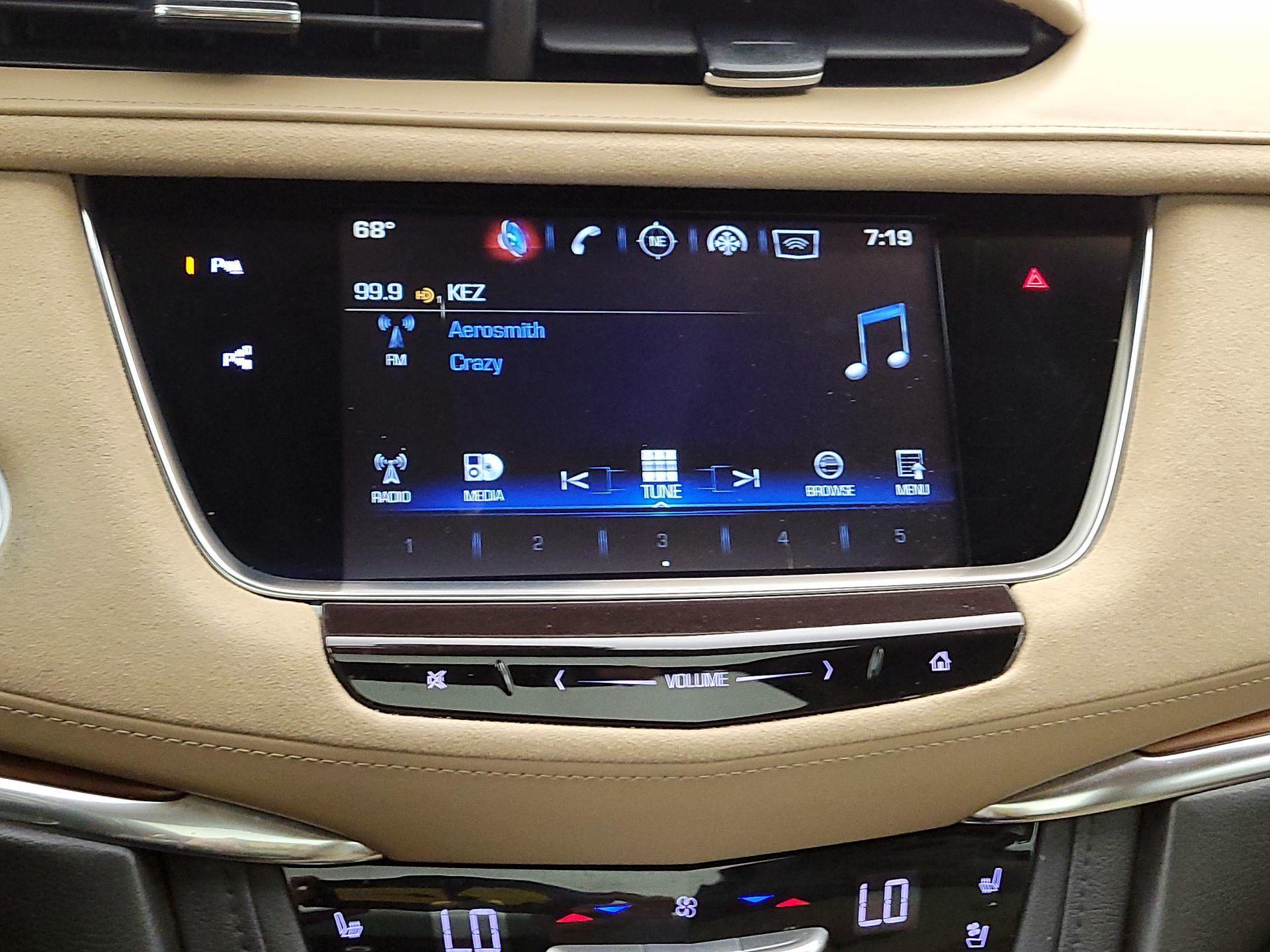 Thumbnail: 2017 Cadillac XT5 - 16