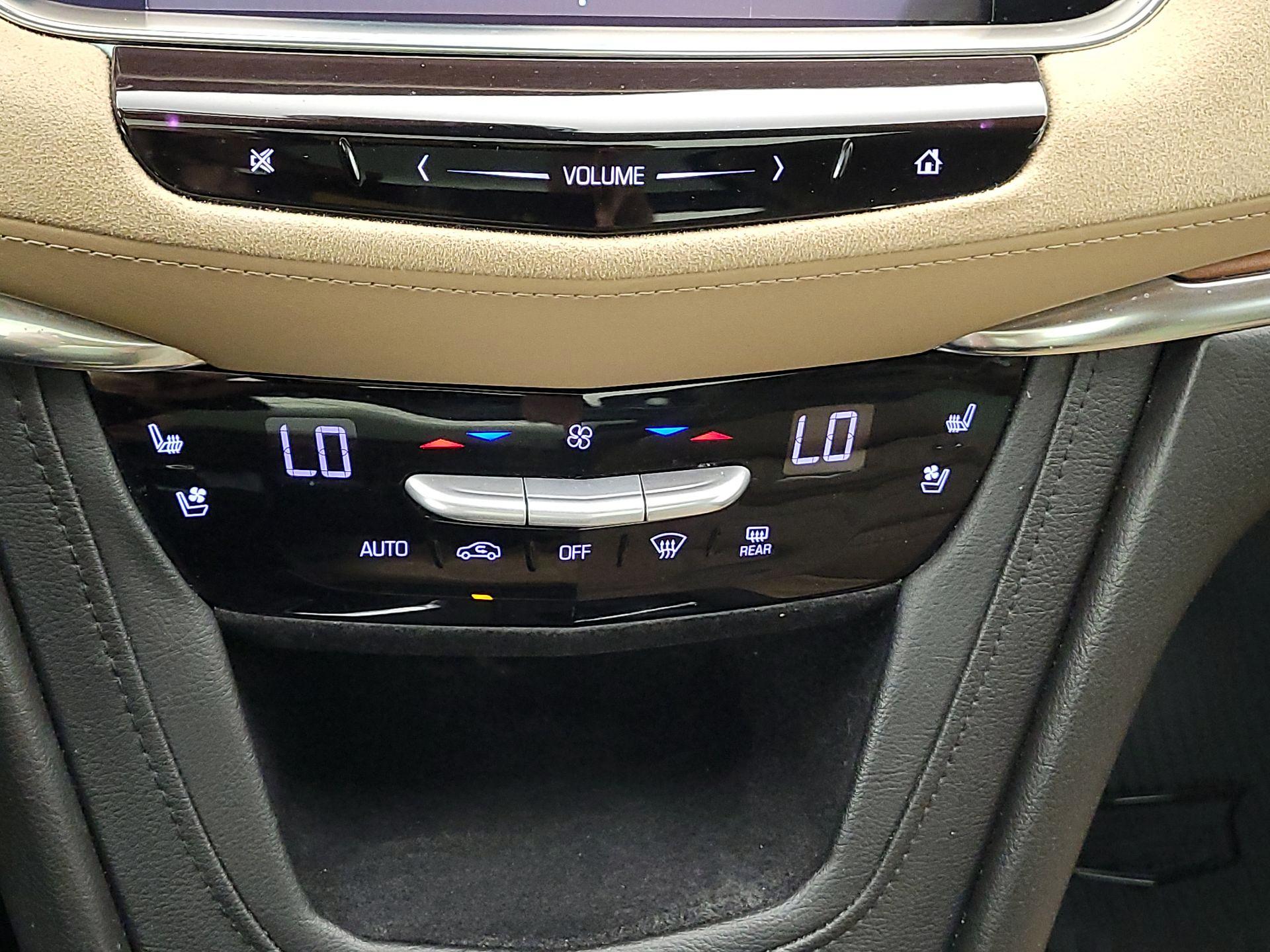 Thumbnail: 2017 Cadillac XT5 - 17