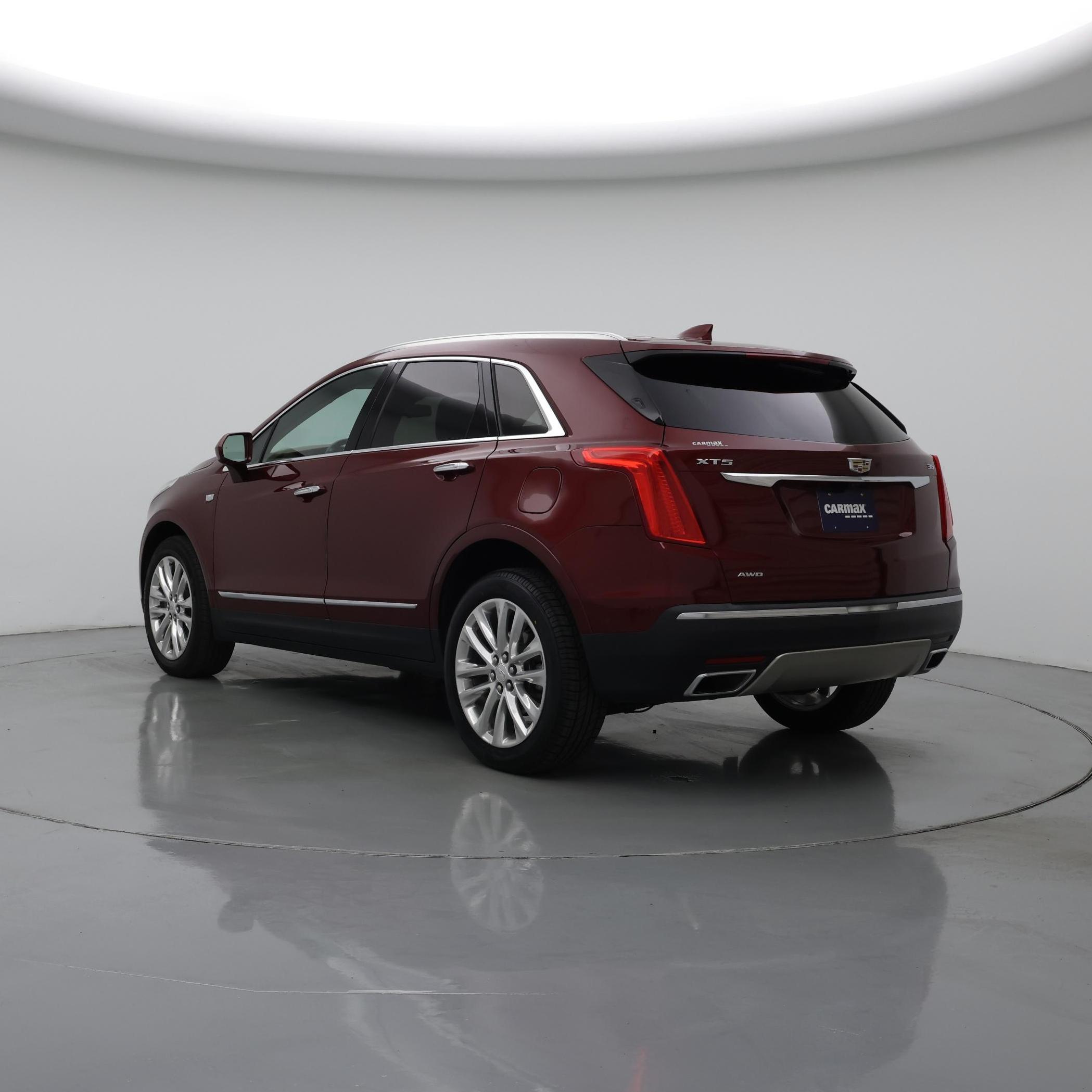 Thumbnail: 2017 Cadillac XT5 - 2