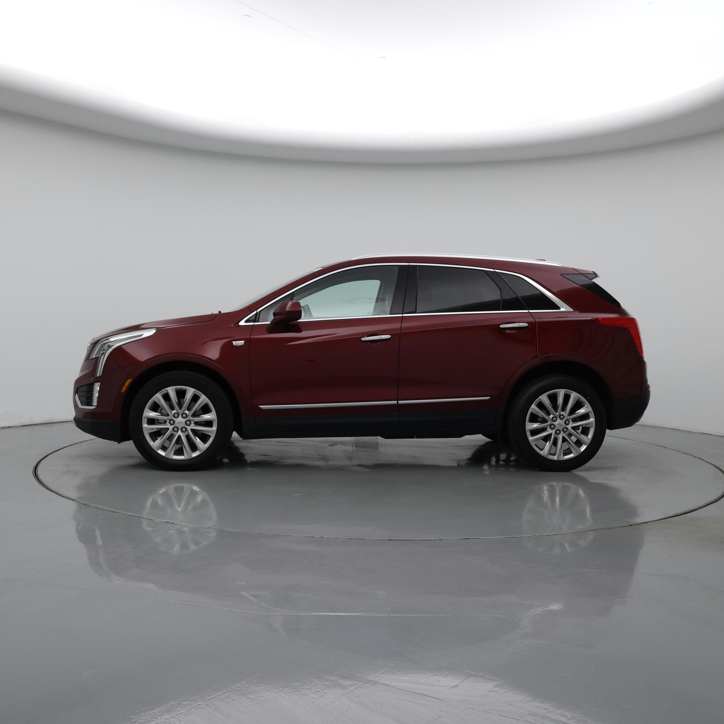 Thumbnail: 2017 Cadillac XT5 - 3