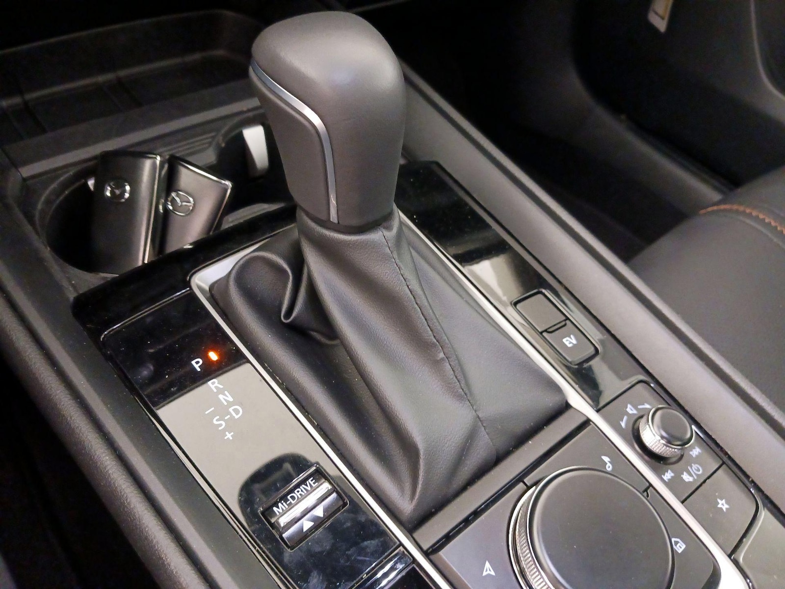 2025 Mazda CX-50 Premium - Photo 18