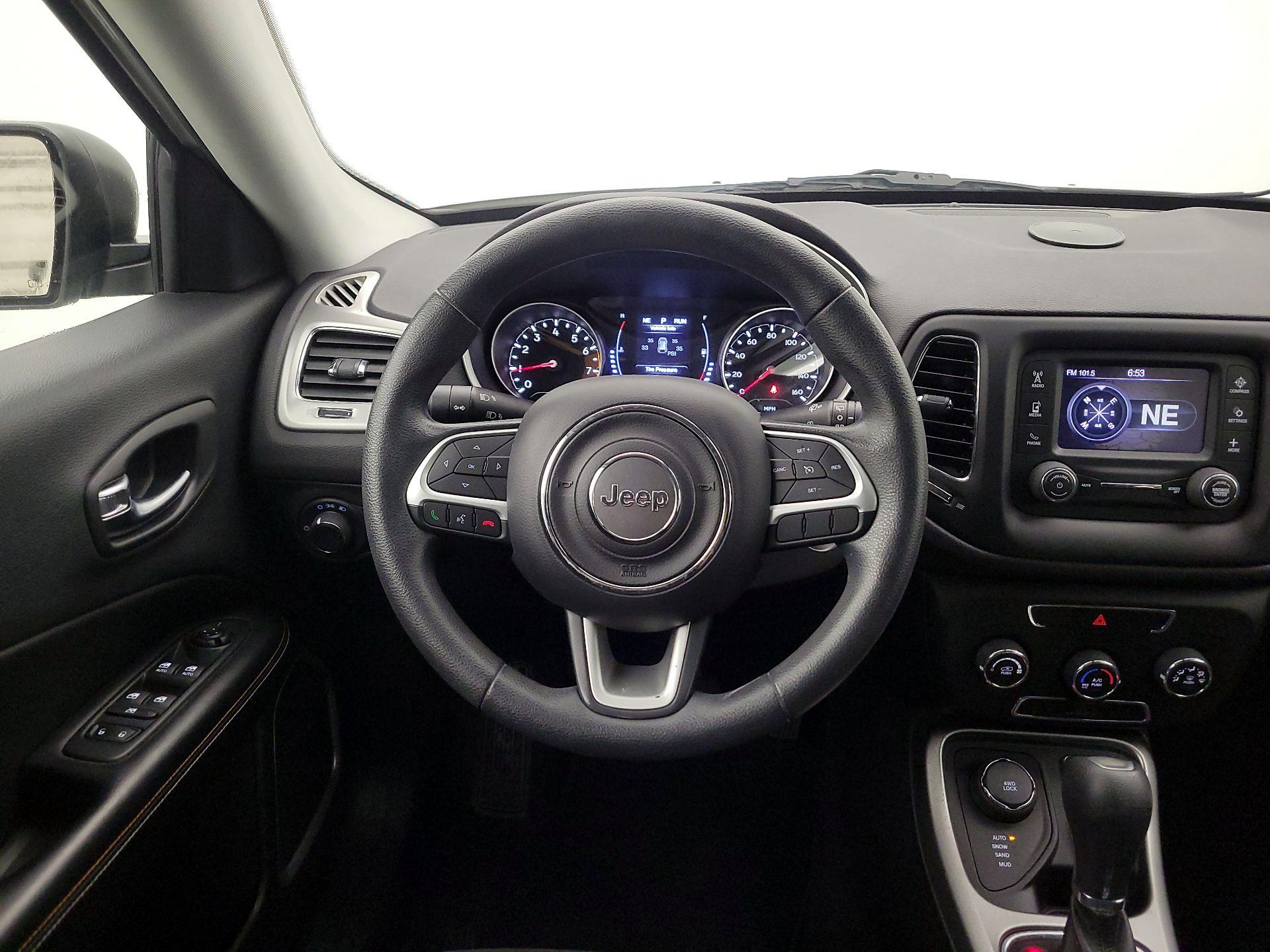 Thumbnail: 2018 Jeep Compass - 10