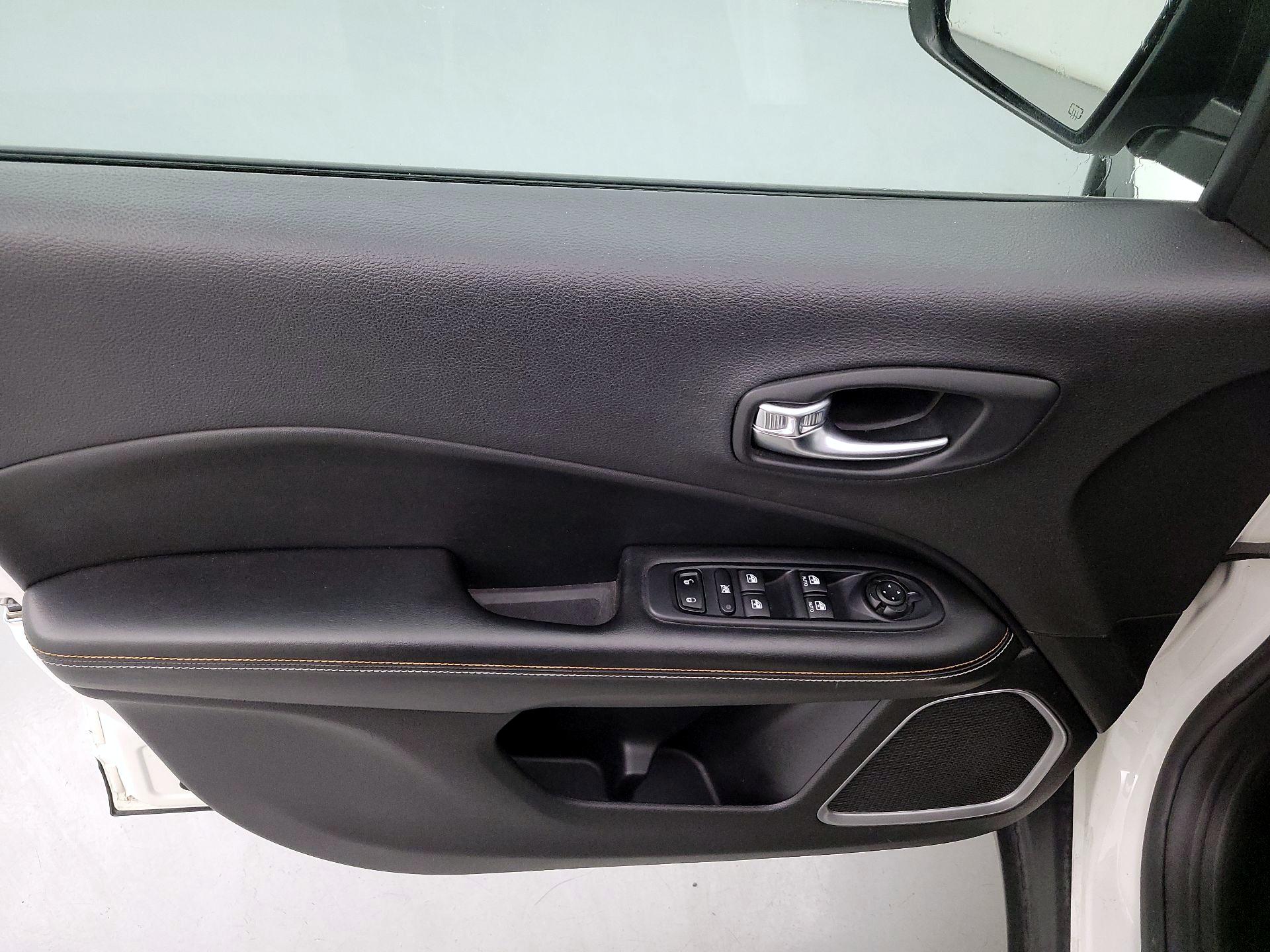 Thumbnail: 2018 Jeep Compass - 12
