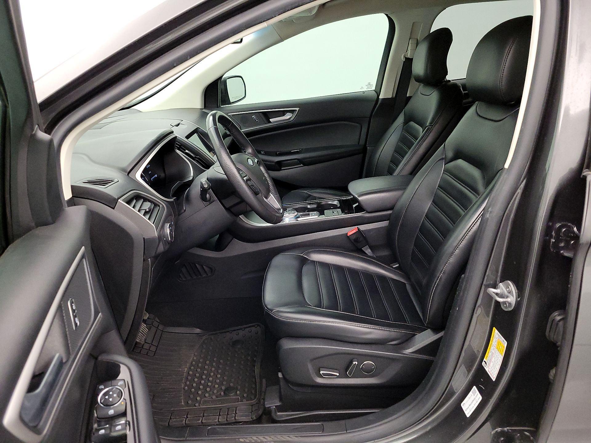 Thumbnail: 2019 Ford Edge - 11