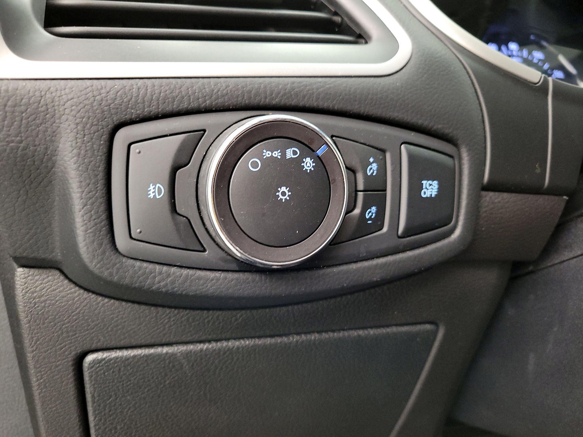 Thumbnail: 2019 Ford Edge - 13