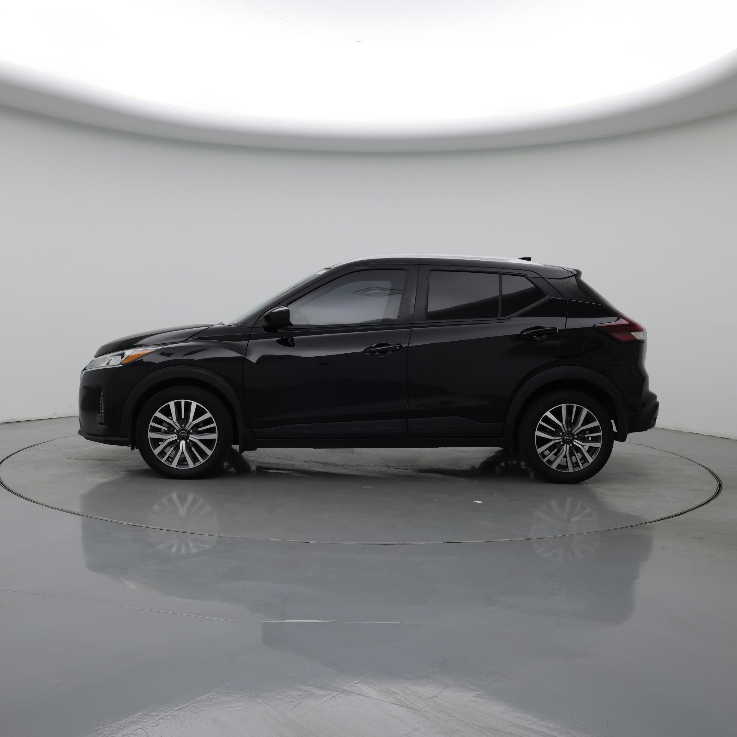Thumbnail: 2023 Nissan Kicks - 3