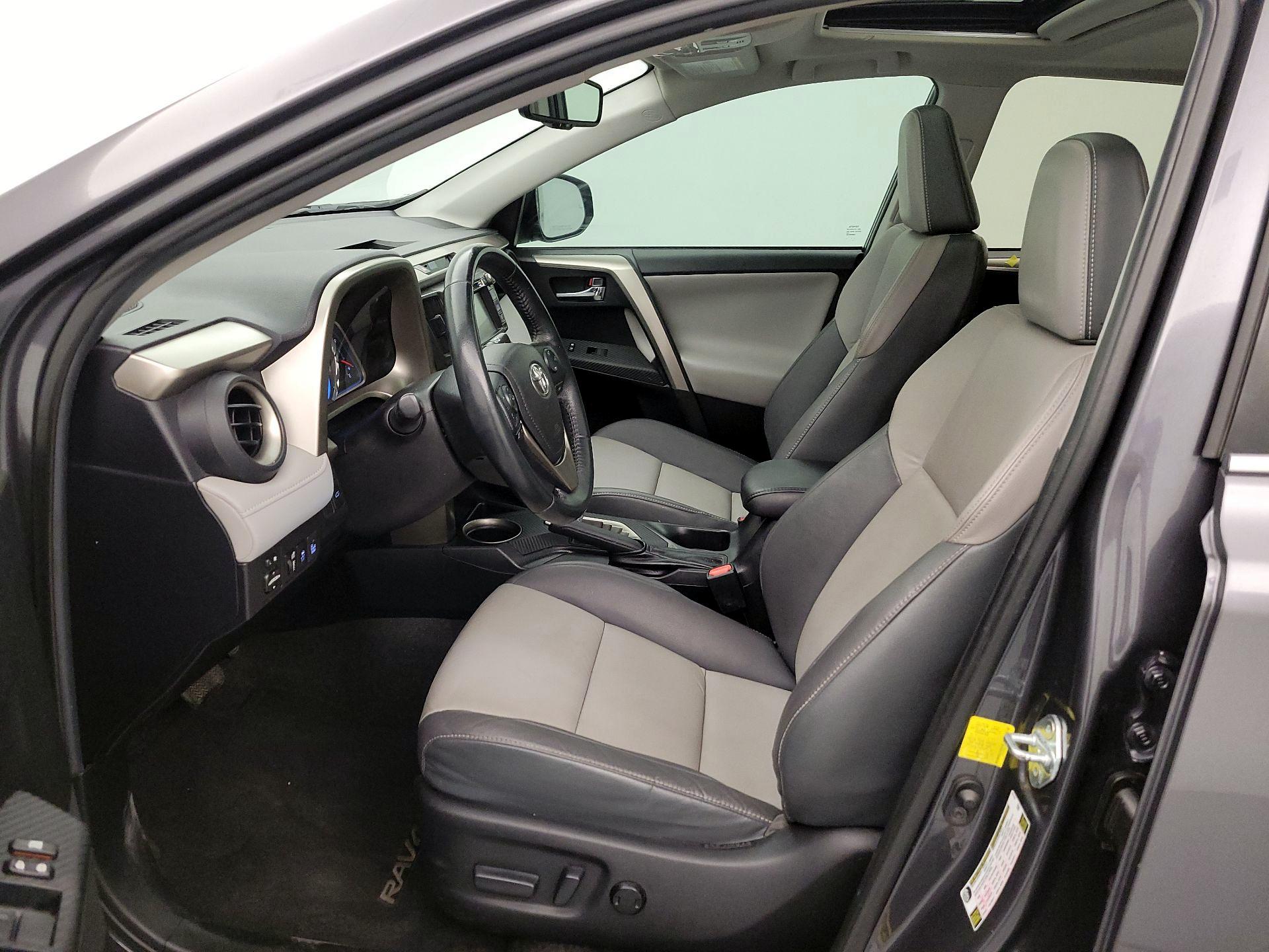 Thumbnail: 2015 Toyota RAV4 - 11