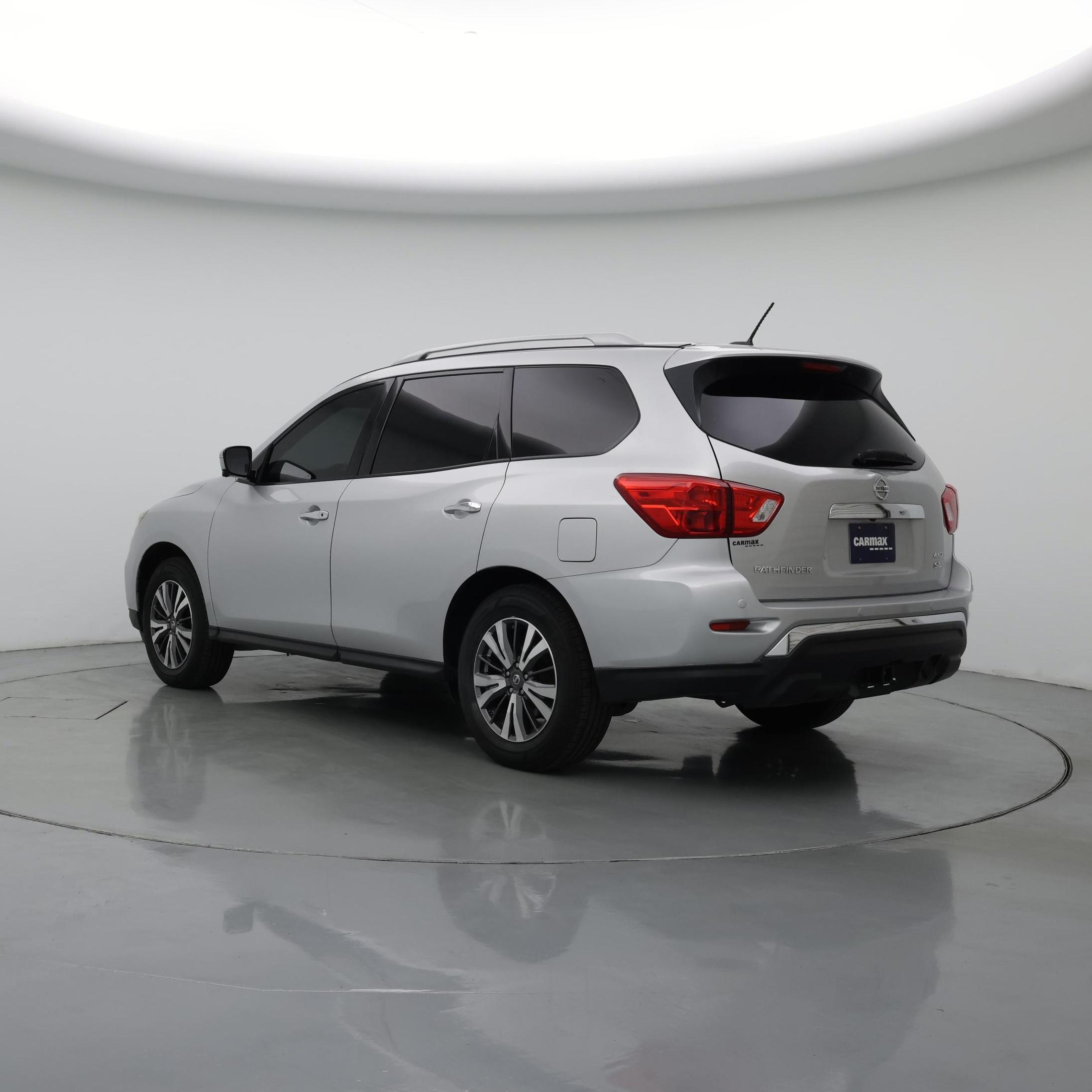 Thumbnail: 2017 Nissan Pathfinder - 2