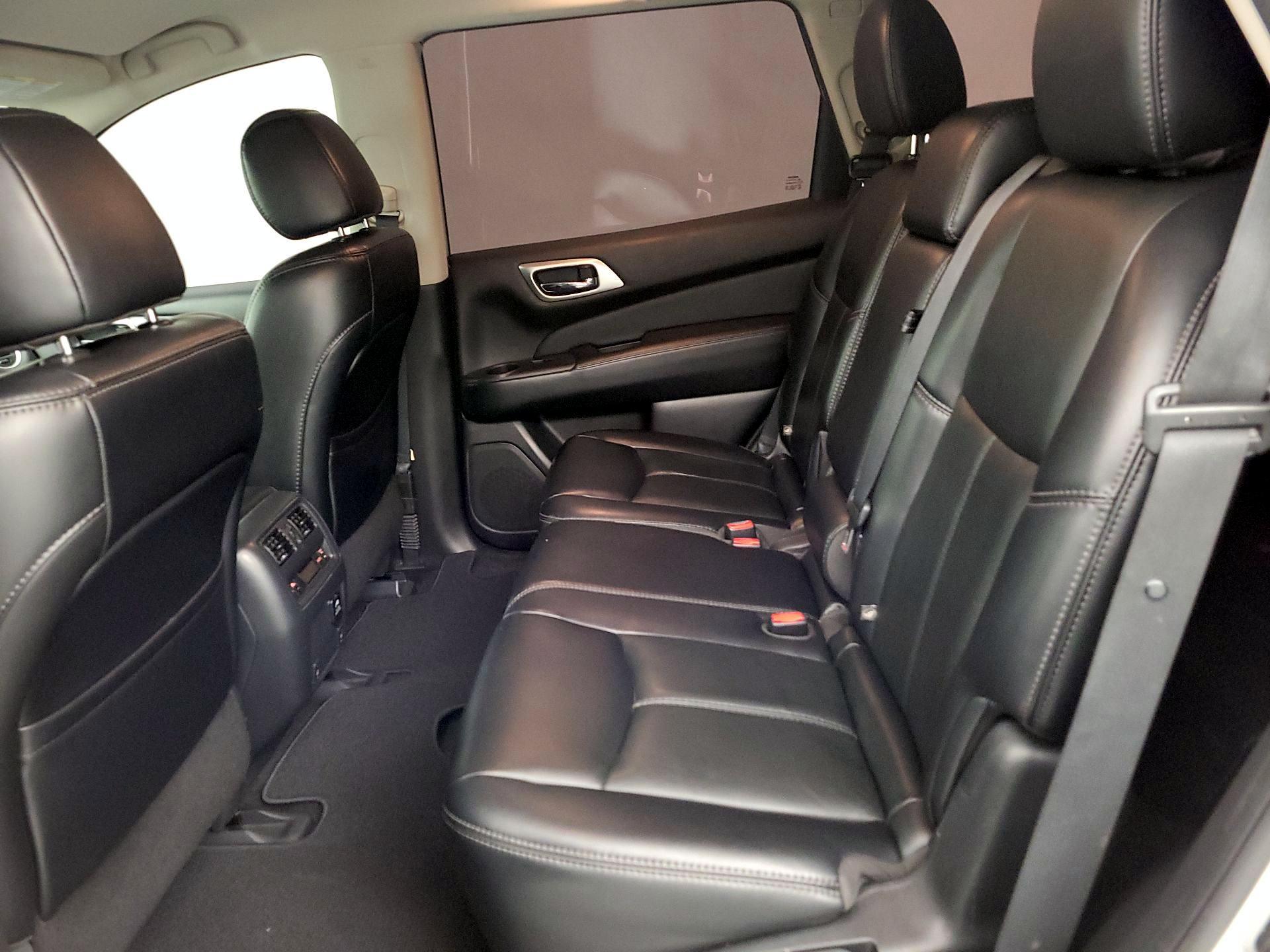 Thumbnail: 2017 Nissan Pathfinder - 20