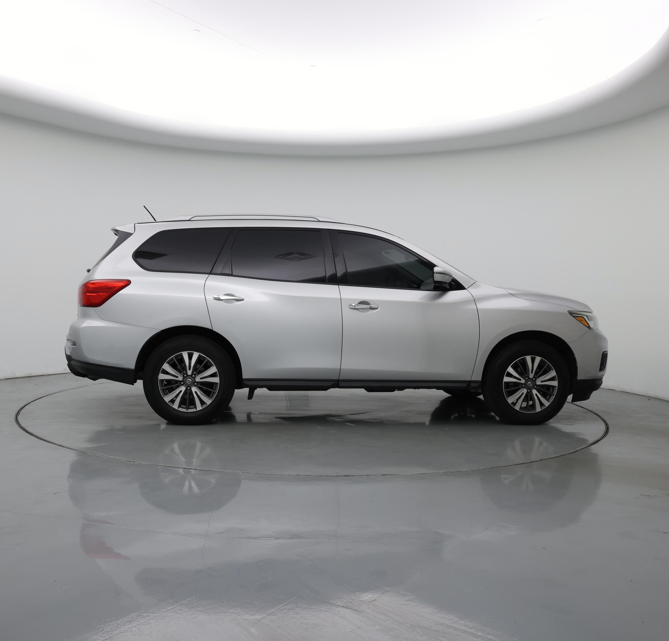 Thumbnail: 2017 Nissan Pathfinder - 7