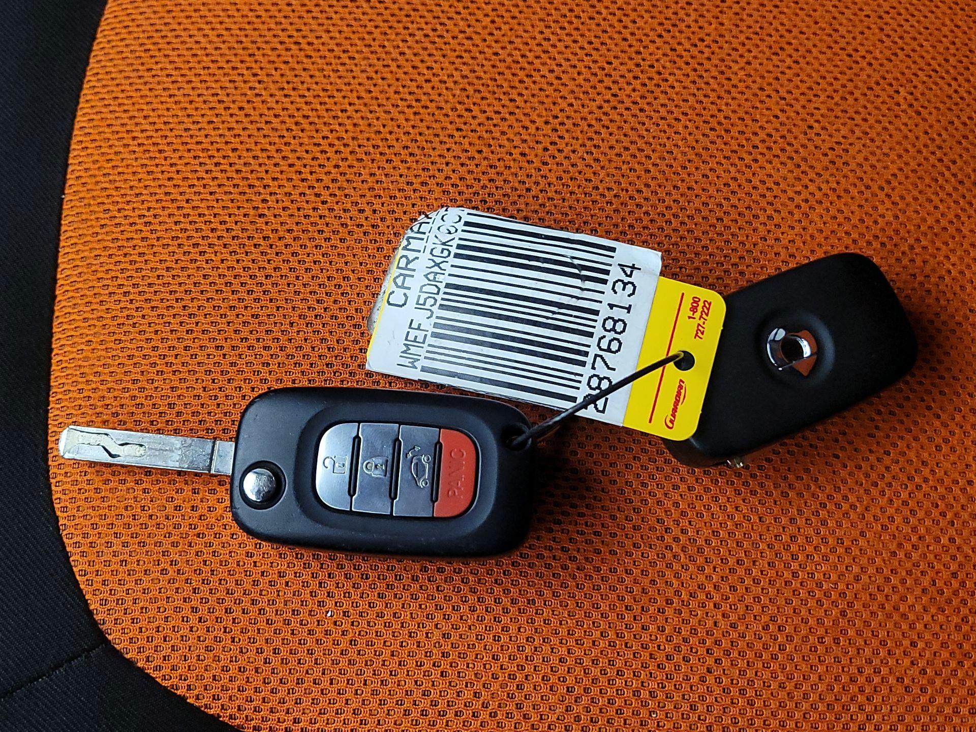 Thumbnail: 2016 smart fortwo - 19