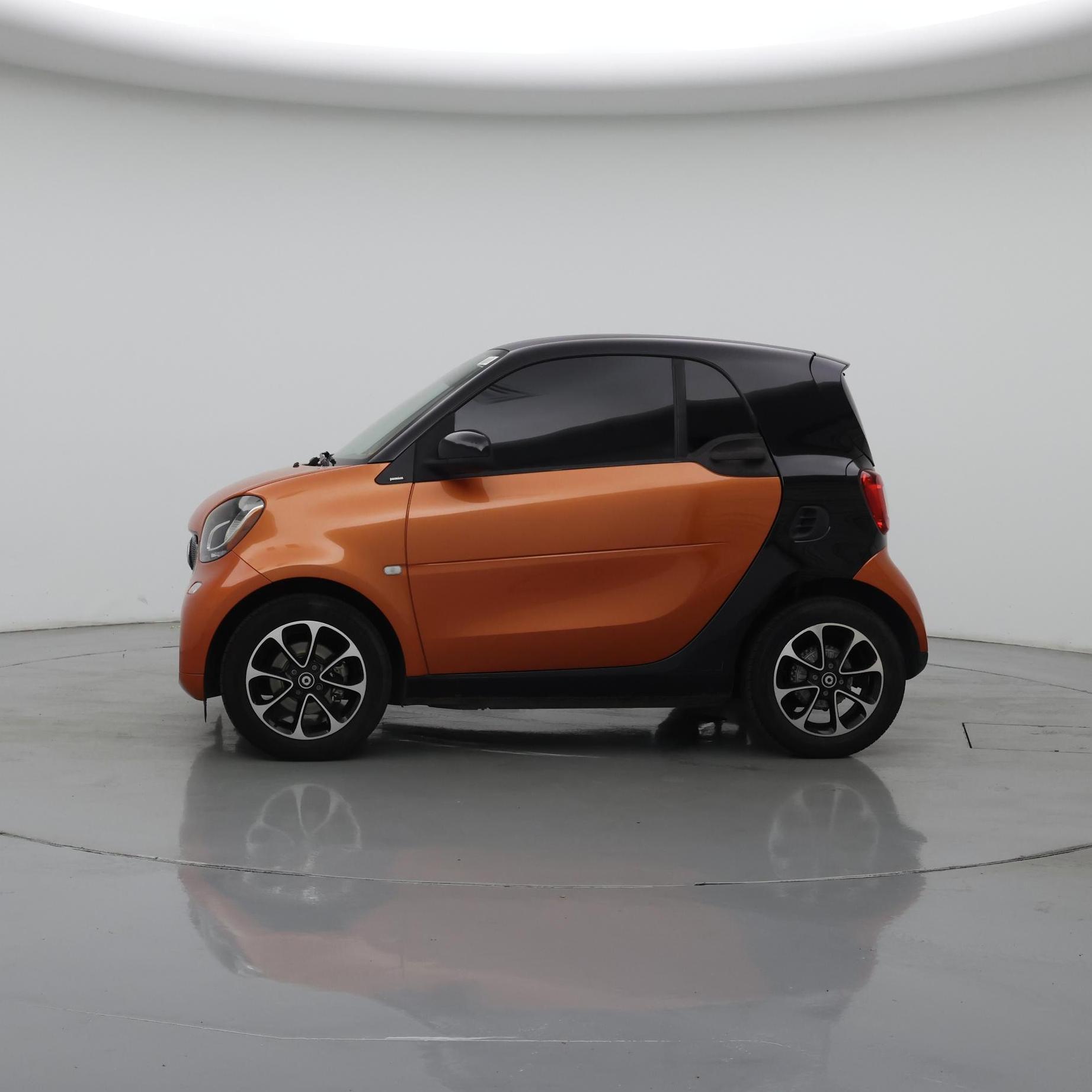 Thumbnail: 2016 smart fortwo - 3