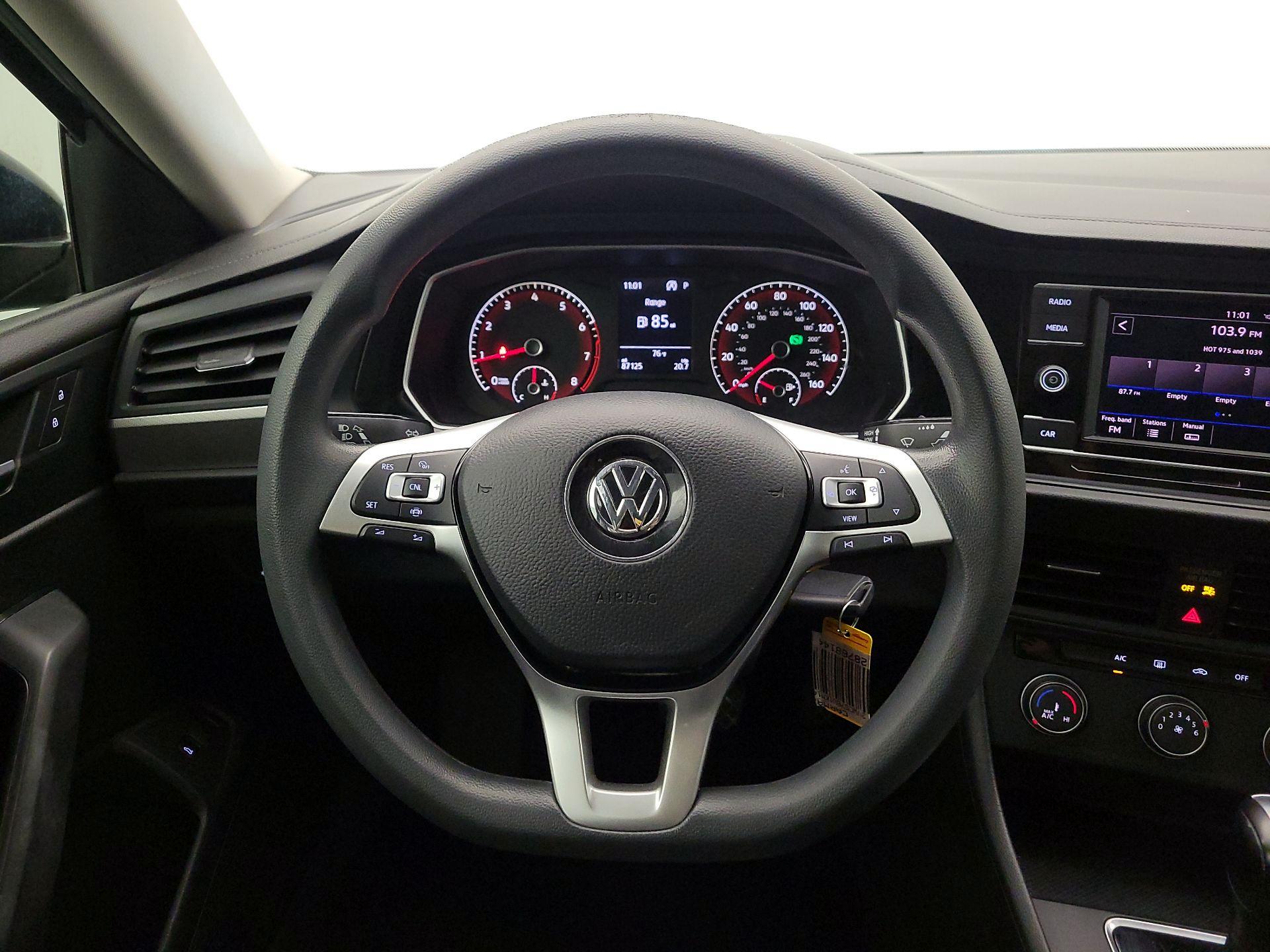 Thumbnail: 2019 Volkswagen Jetta - 10