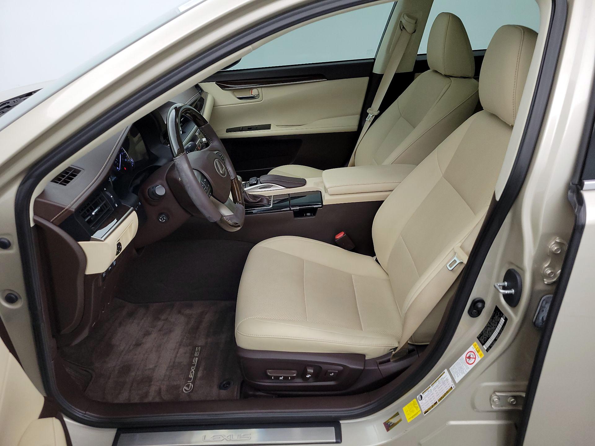 Thumbnail: 2016 Lexus ES - 11