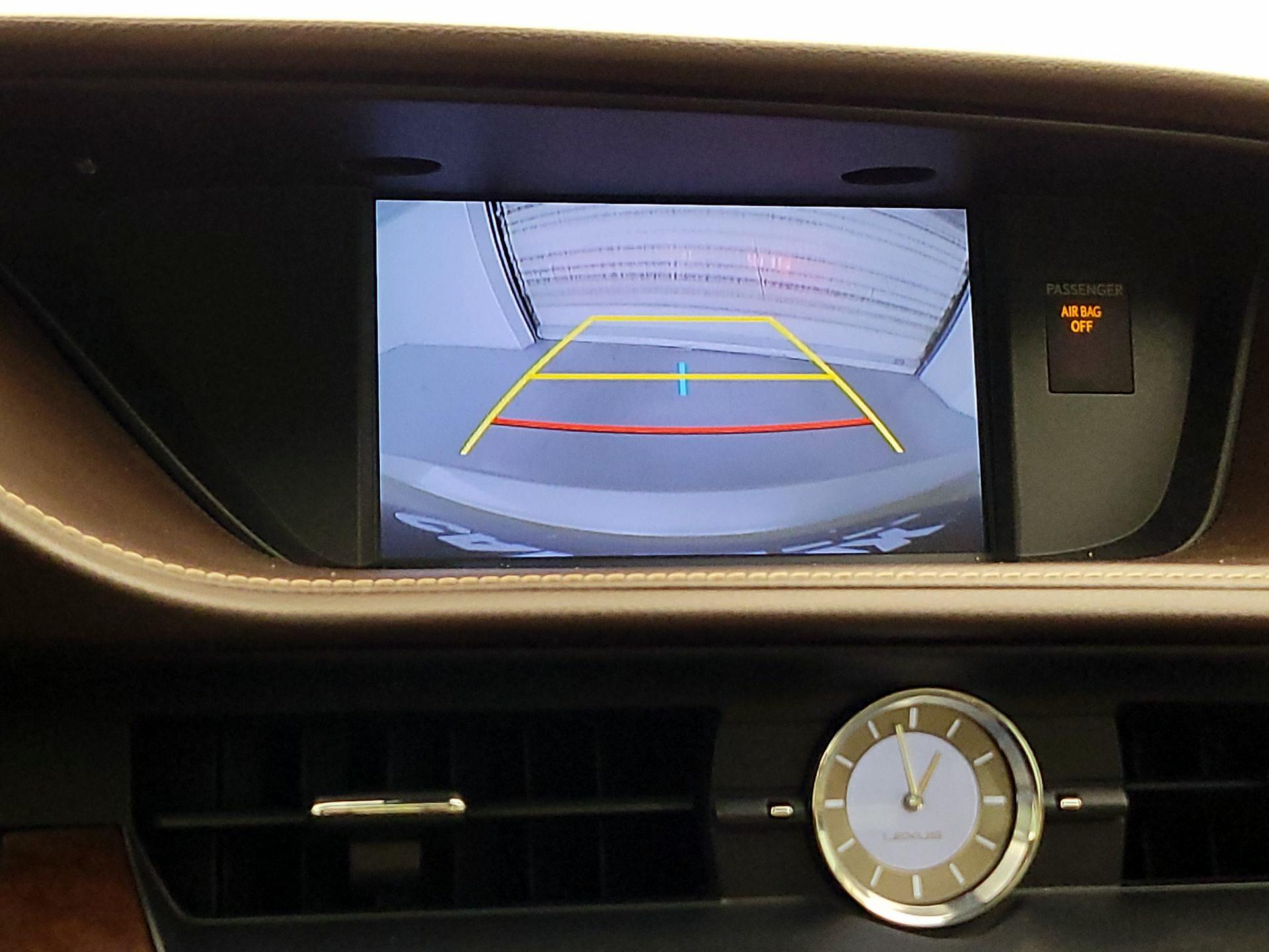 Thumbnail: 2016 Lexus ES - 14