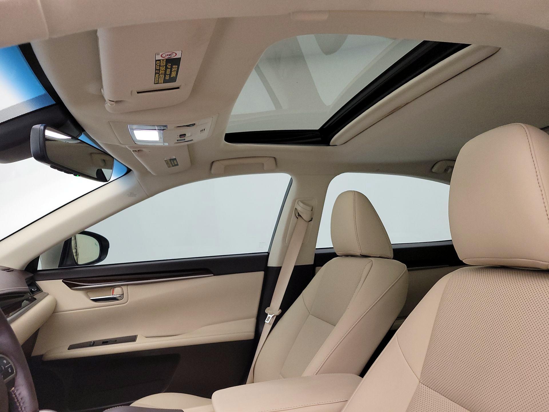 Thumbnail: 2016 Lexus ES - 19