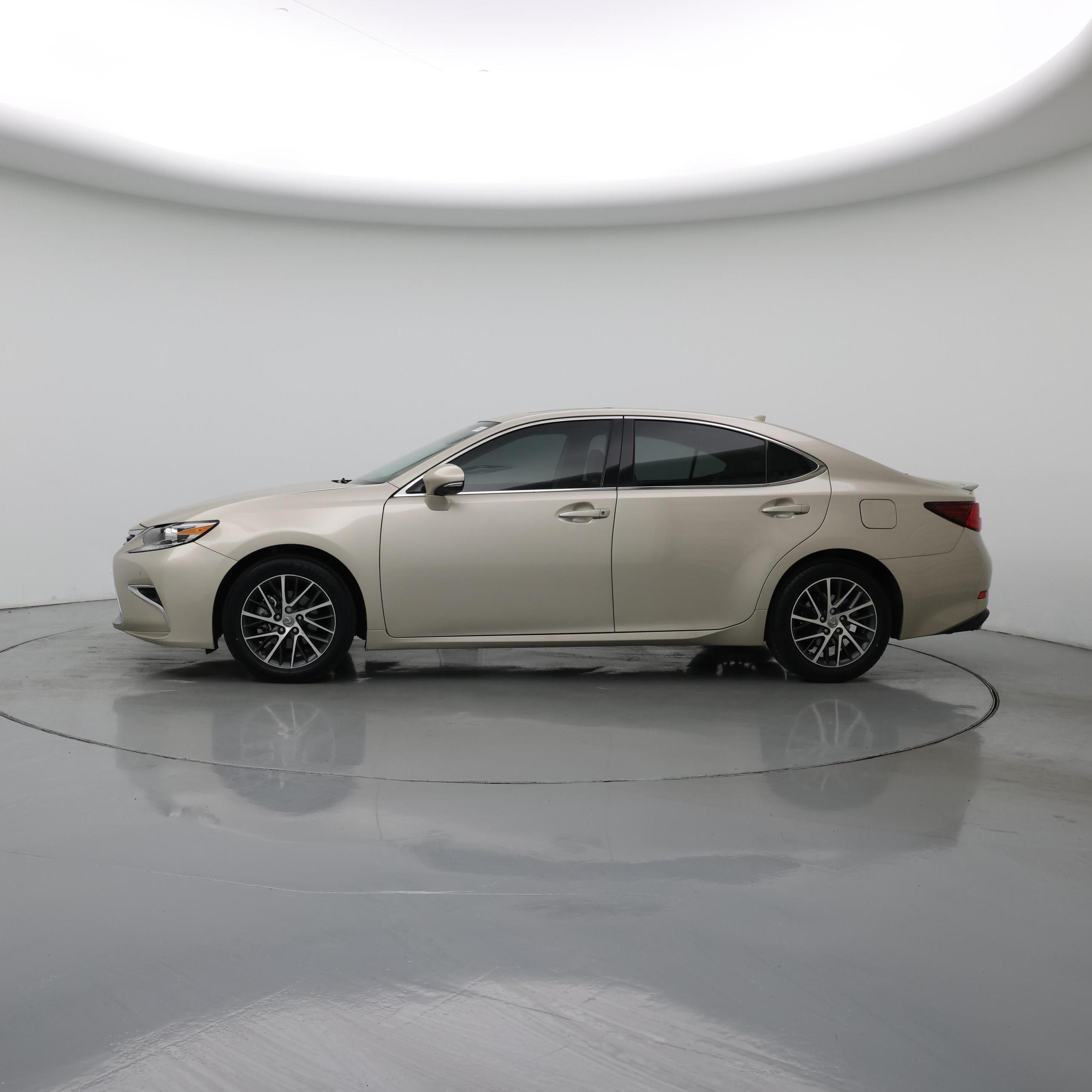 Thumbnail: 2016 Lexus ES - 3