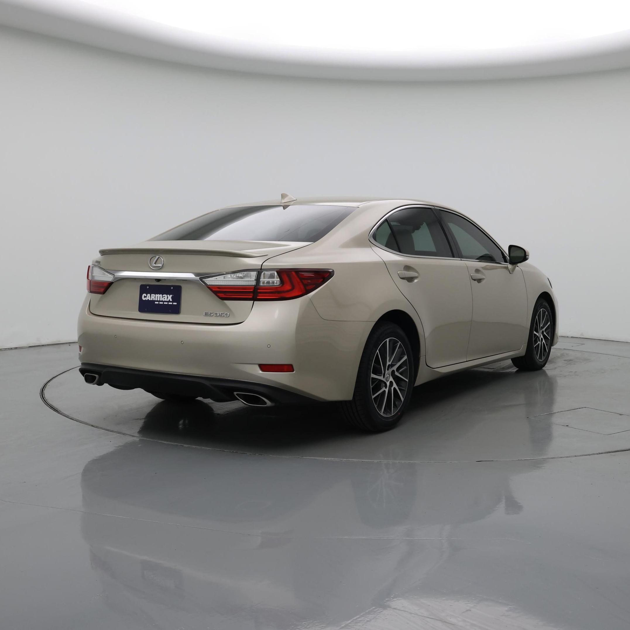 Thumbnail: 2016 Lexus ES - 8