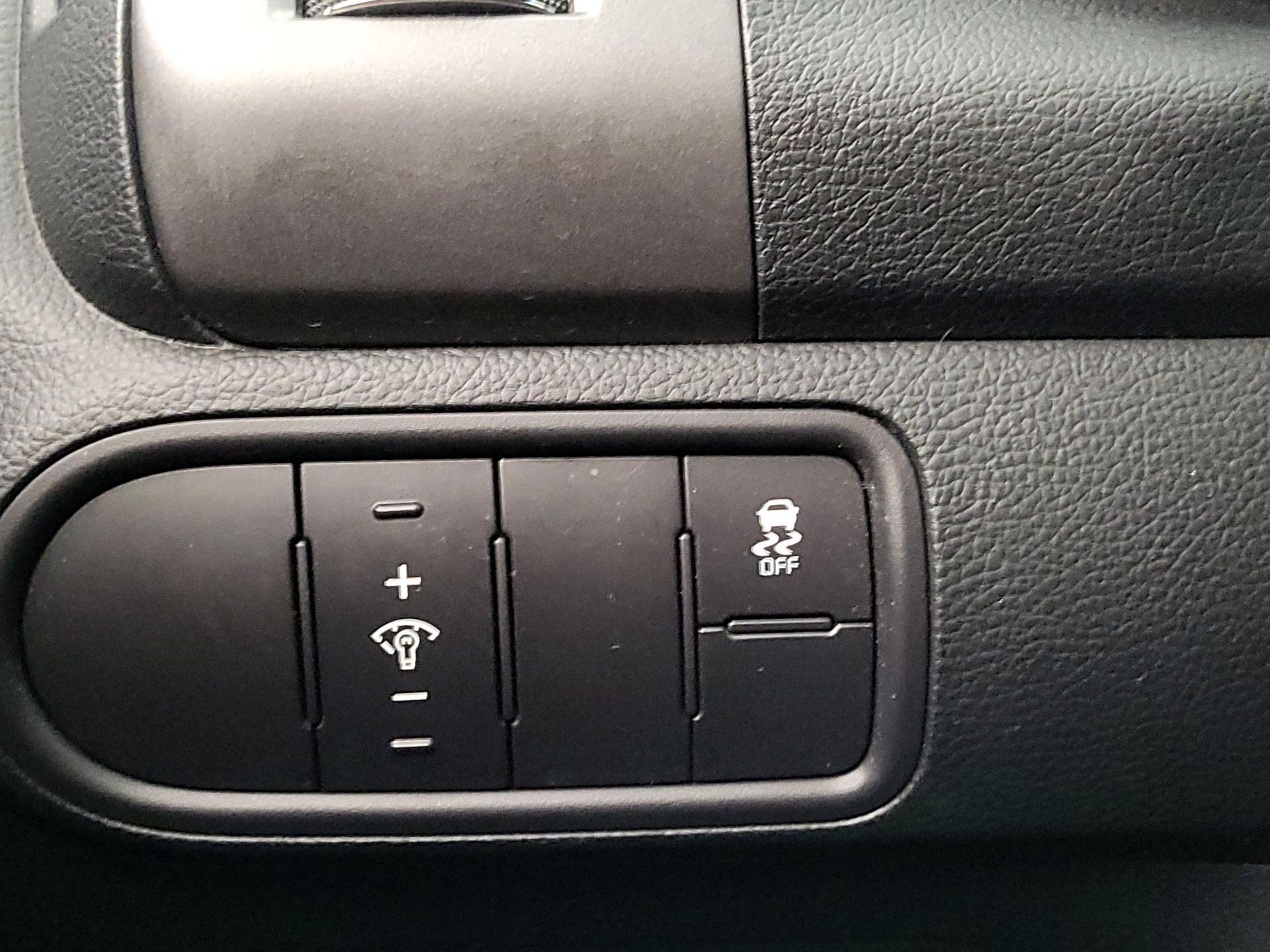 Thumbnail: 2017 Kia Forte - 13