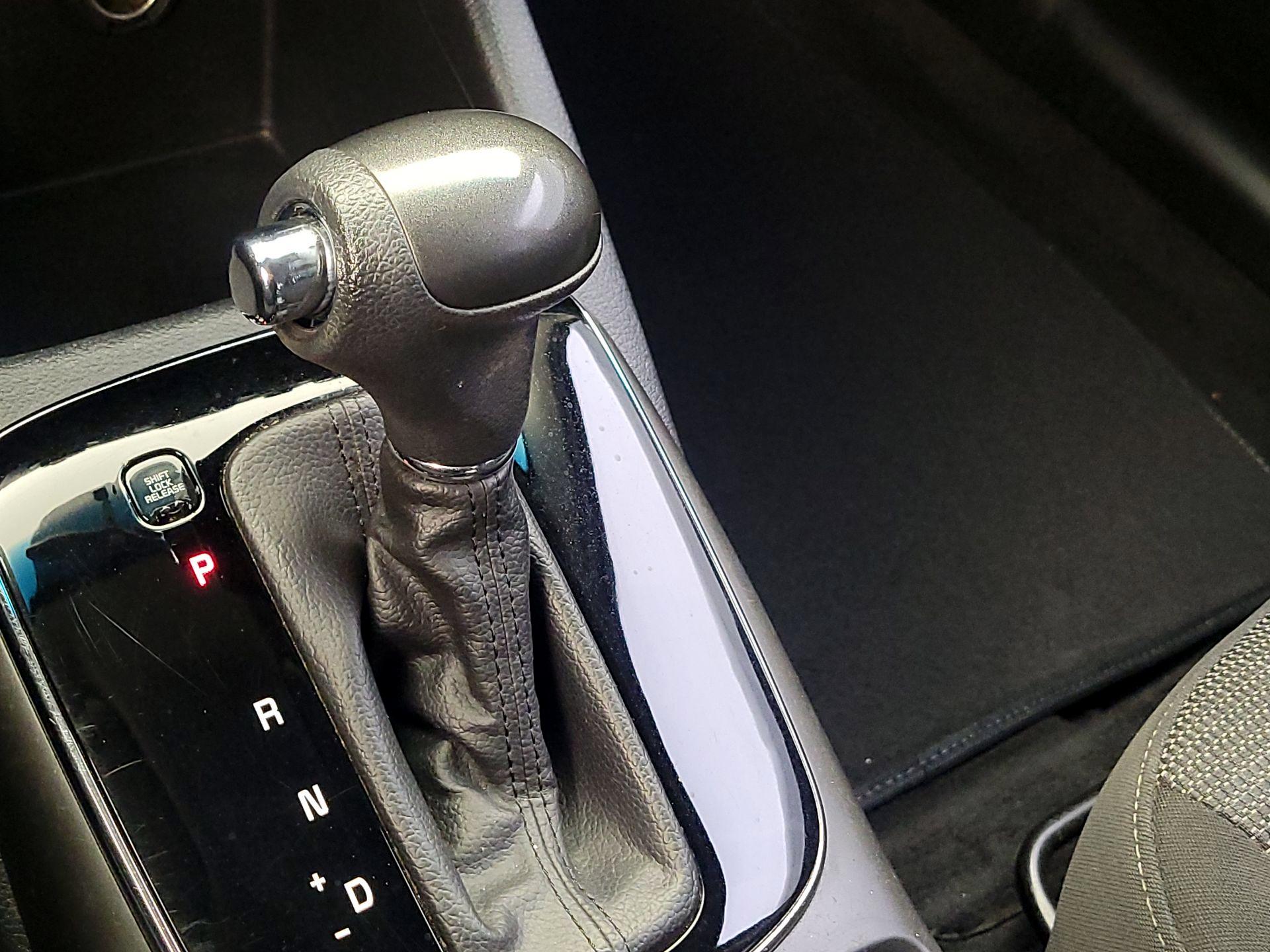 Thumbnail: 2017 Kia Forte - 16