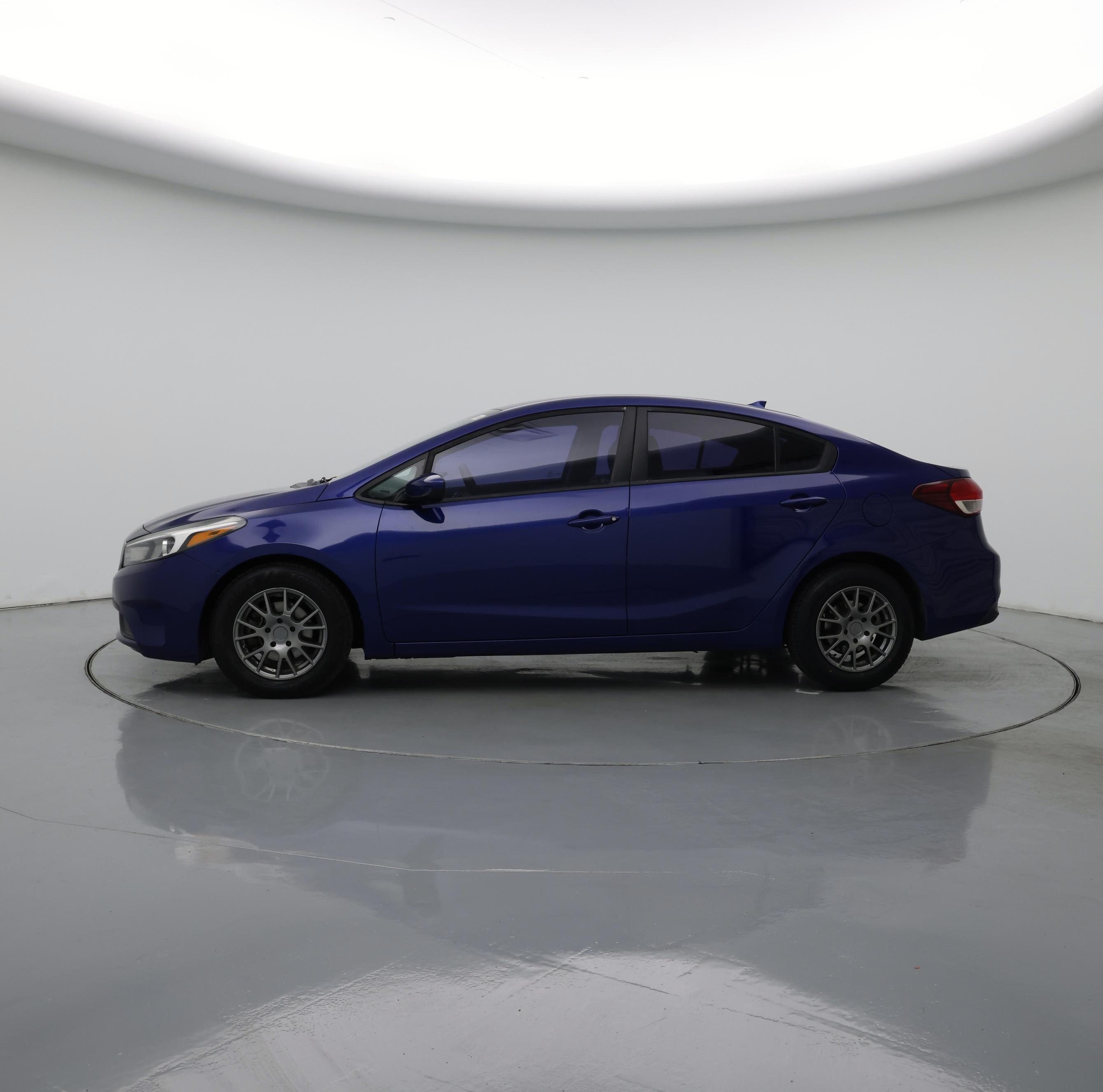 Thumbnail: 2017 Kia Forte - 3