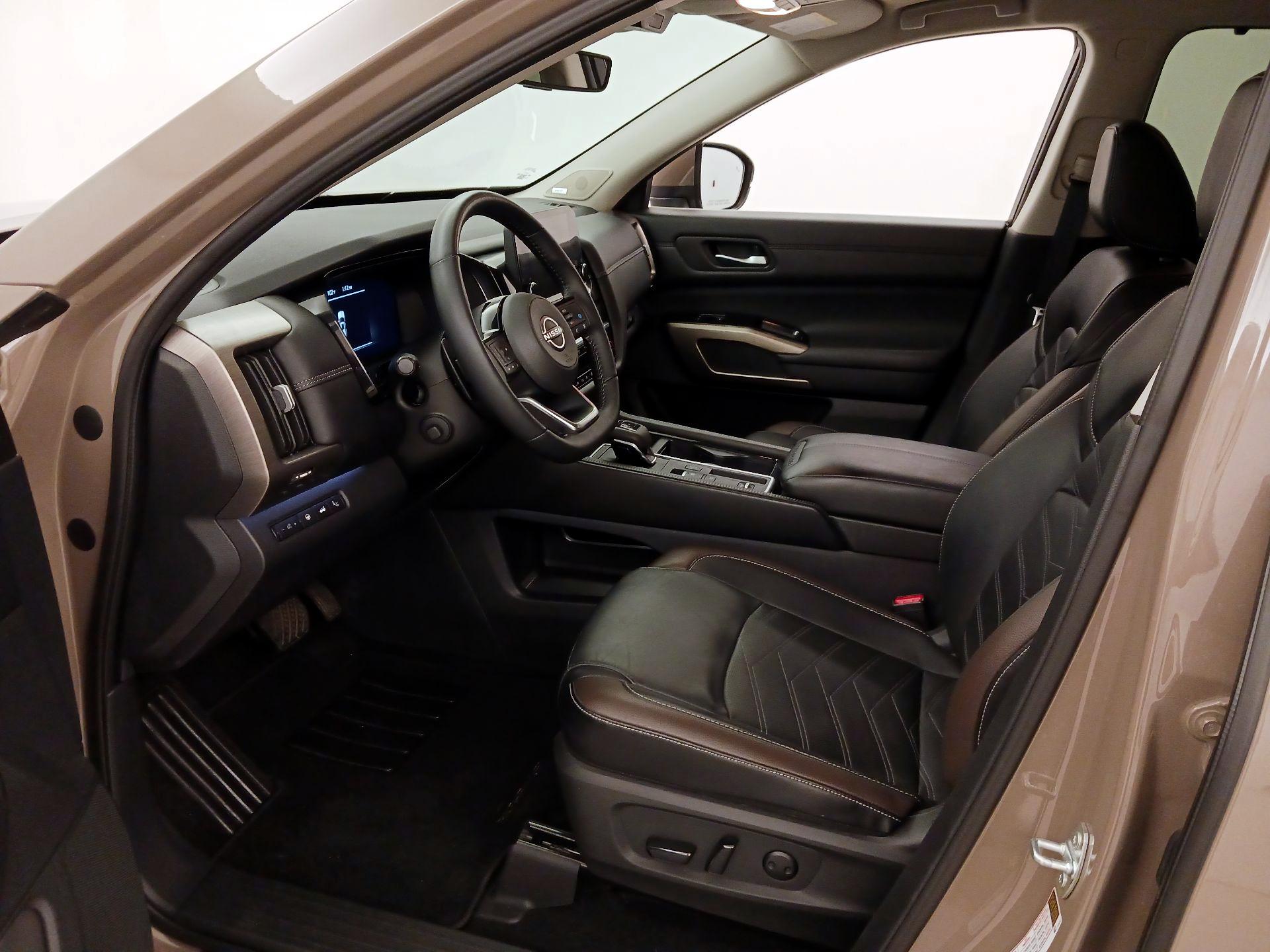 Thumbnail: 2024 Nissan Pathfinder - 11