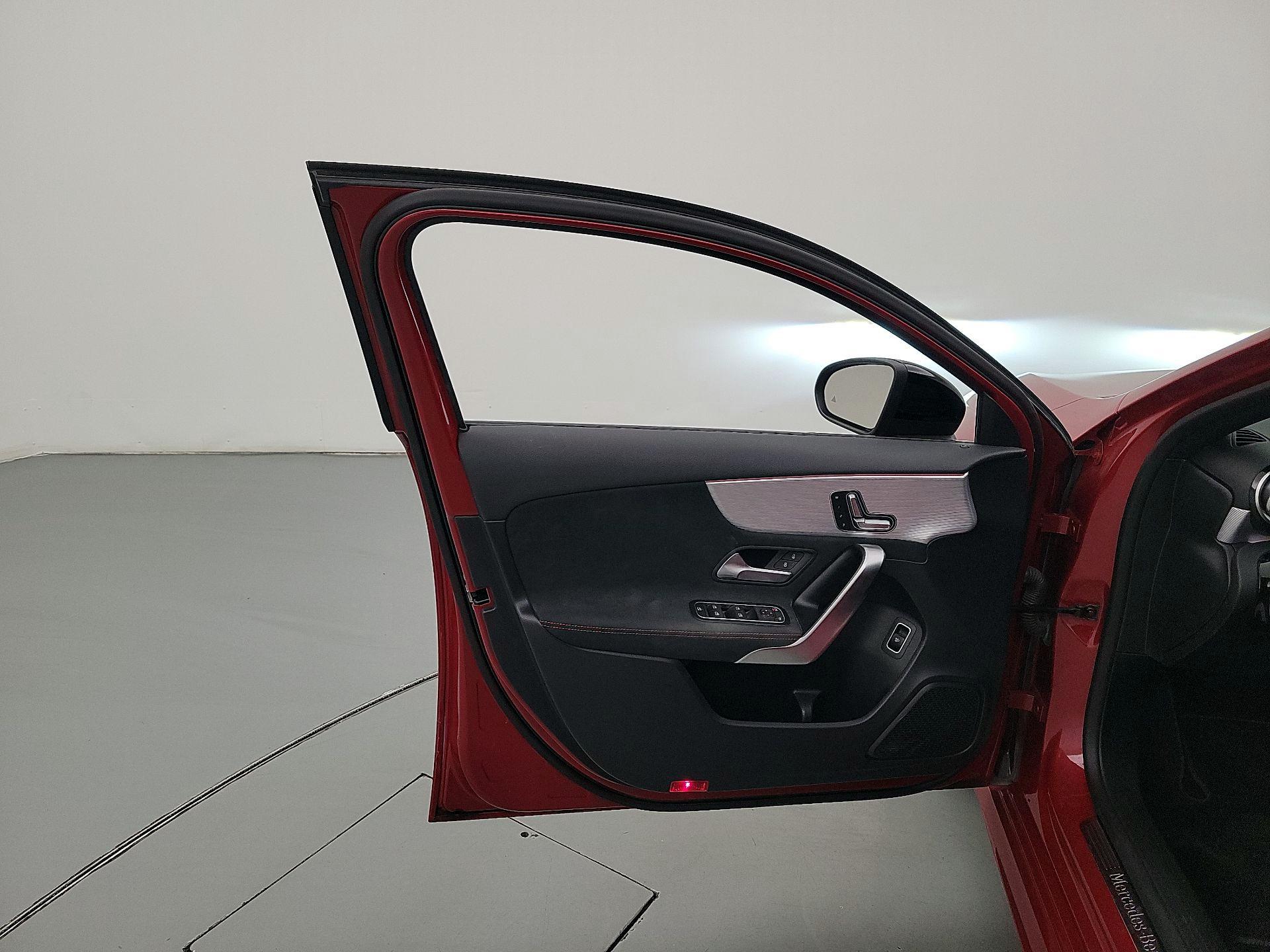Thumbnail: 2021 Mercedes-Benz A-Class - 12