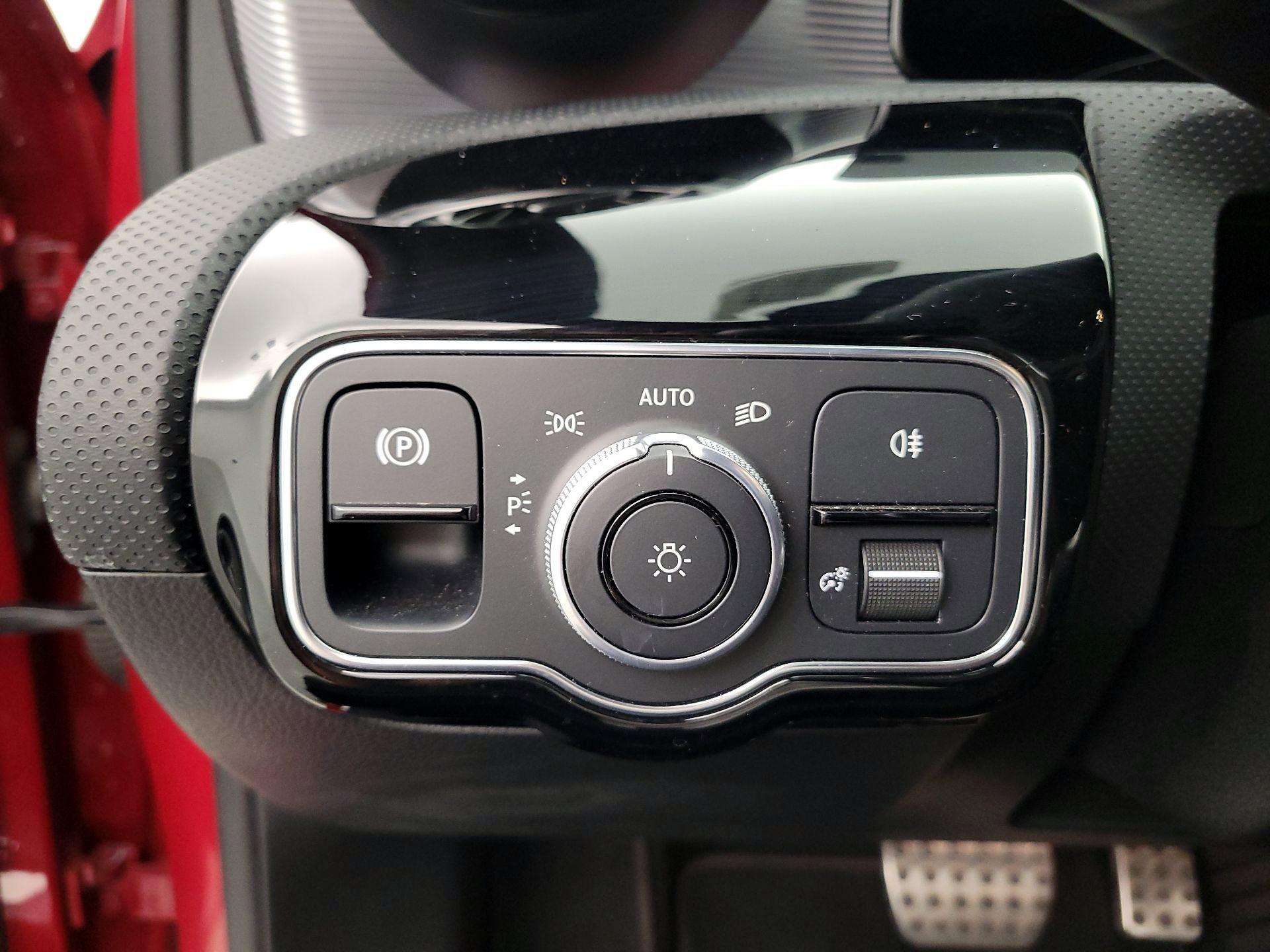 Thumbnail: 2021 Mercedes-Benz A-Class - 13